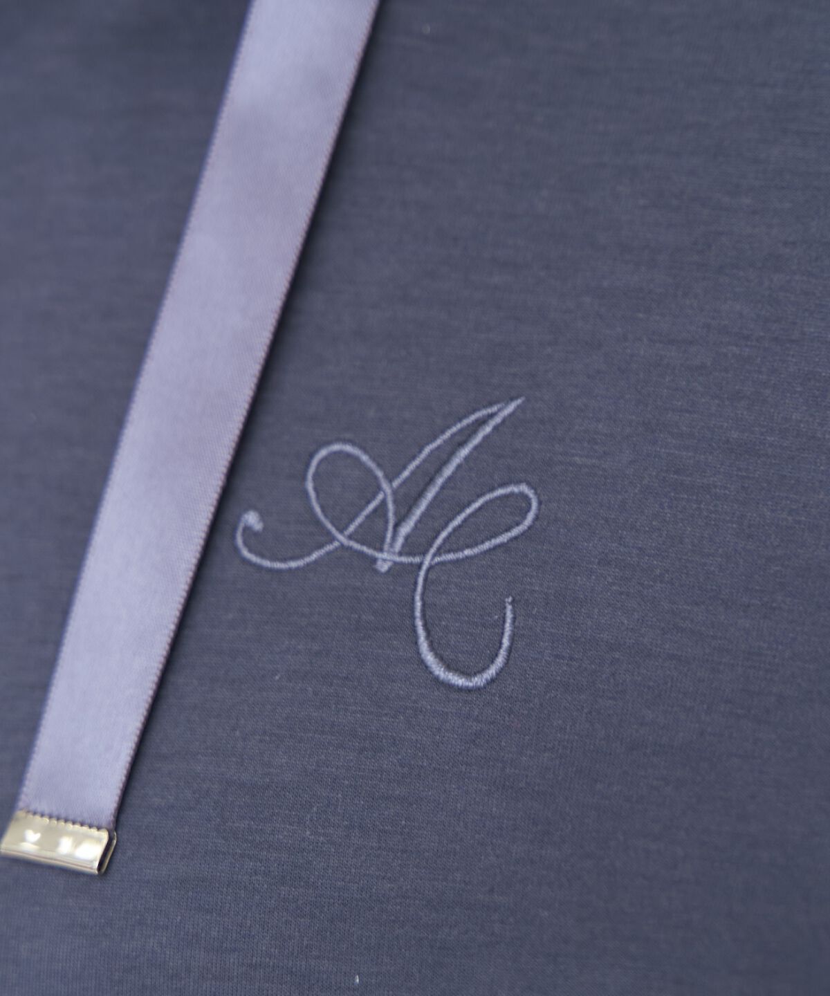 アンドクチュール「ロゴ刺繍ZIPパーカー」|パーカー|