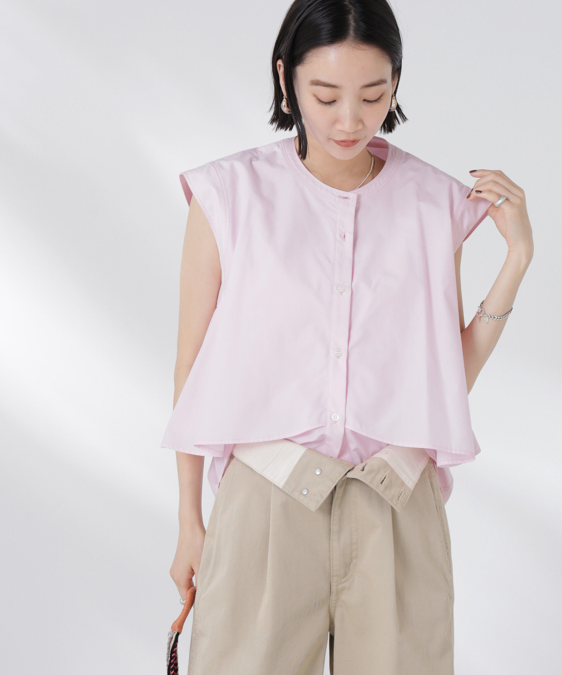 nano･universe「フロントフレアケープカラーノースリーブシャツ」|シャツ・ブラウス|