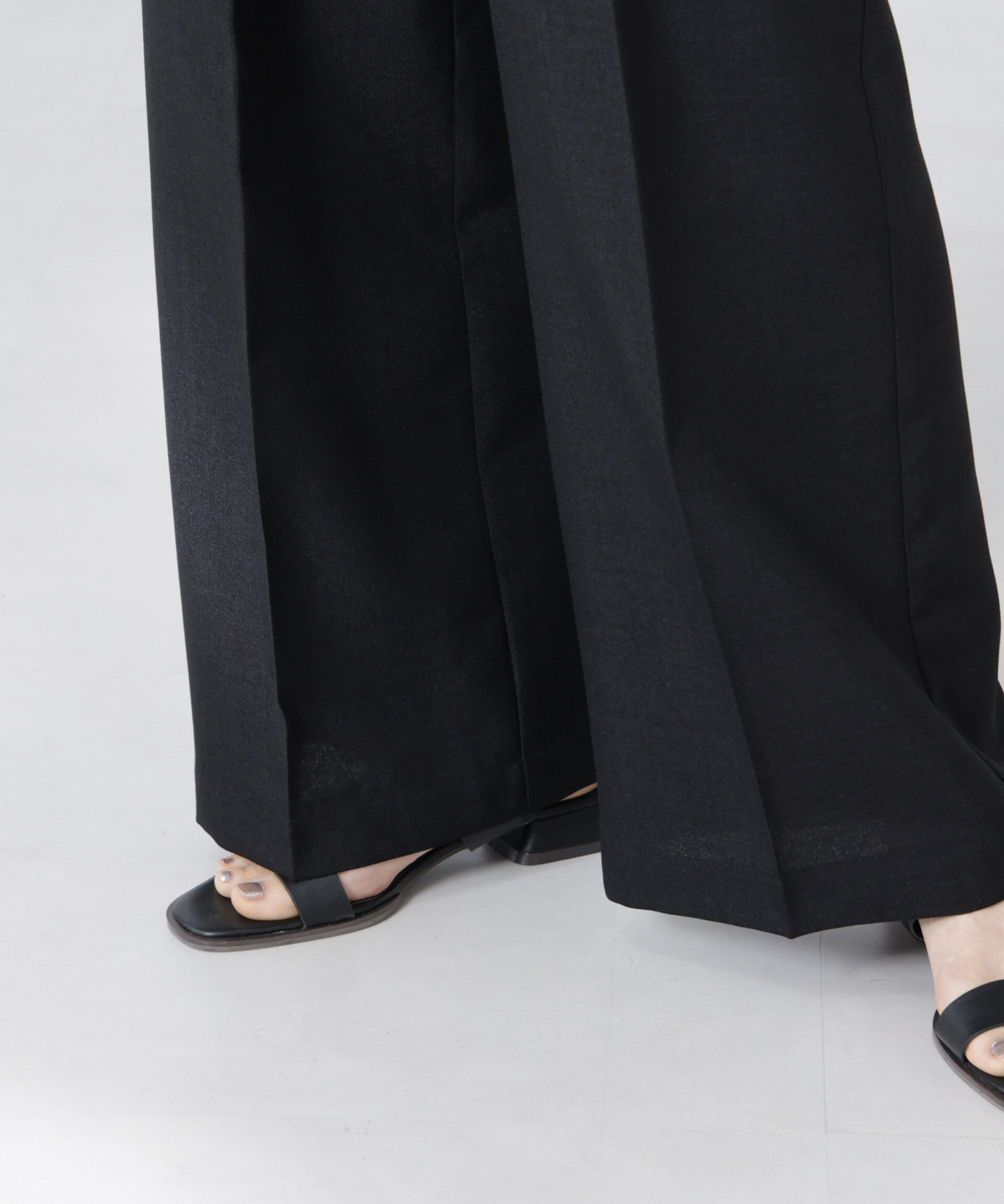 nano･universe「タックイージーセンタープレスストレートパンツ」|チノ|