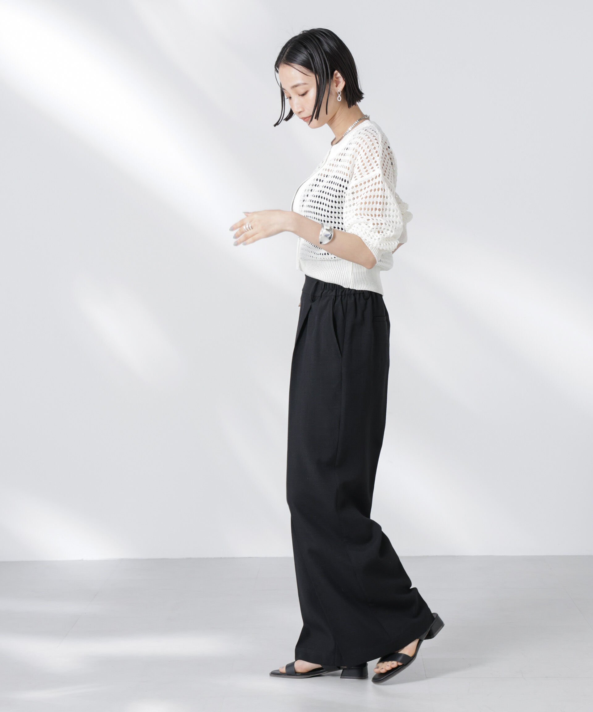 nano･universe「タックイージーセンタープレスストレートパンツ」|チノ|