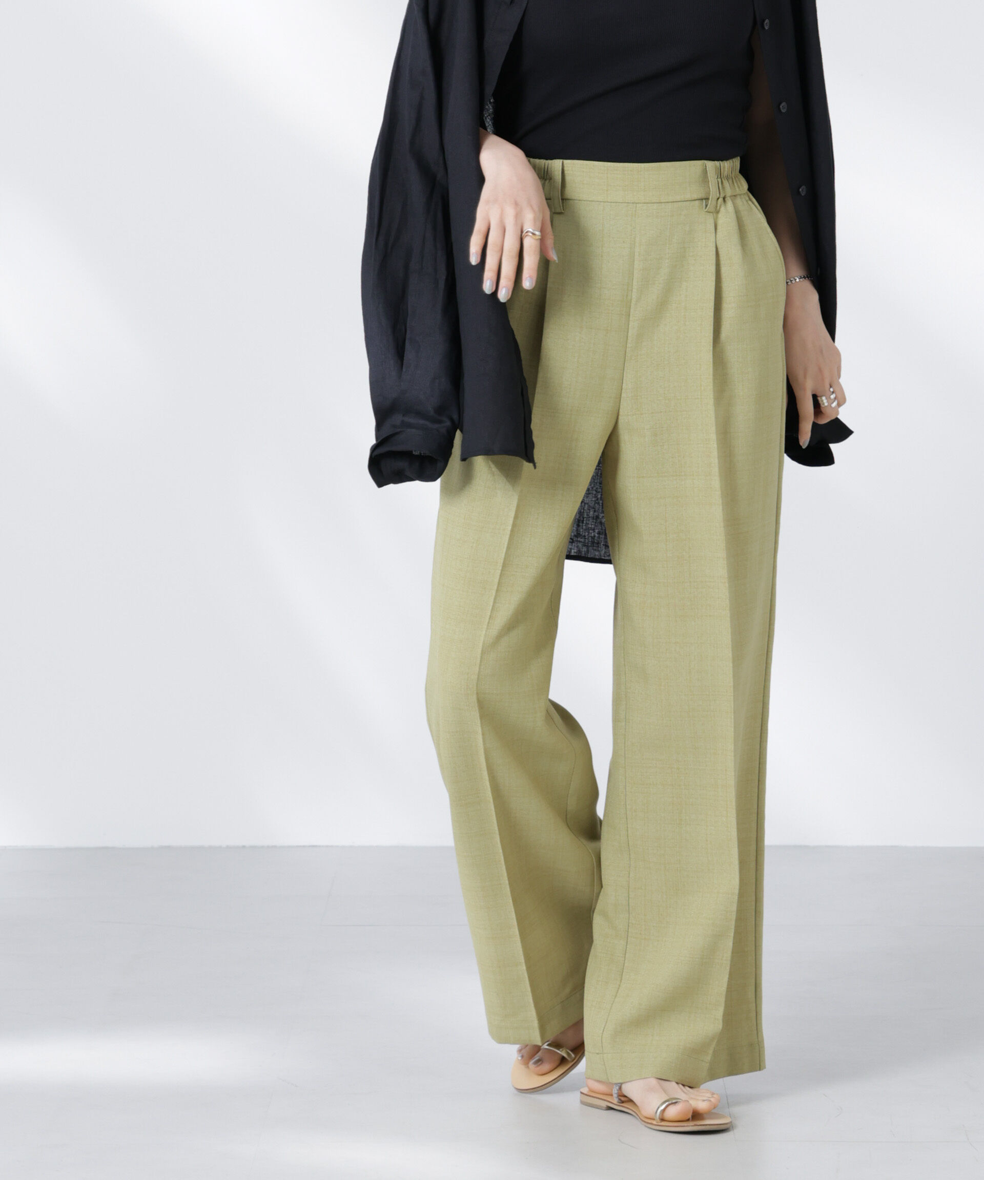 nano･universe「タックイージーセンタープレスストレートパンツ」|チノ|