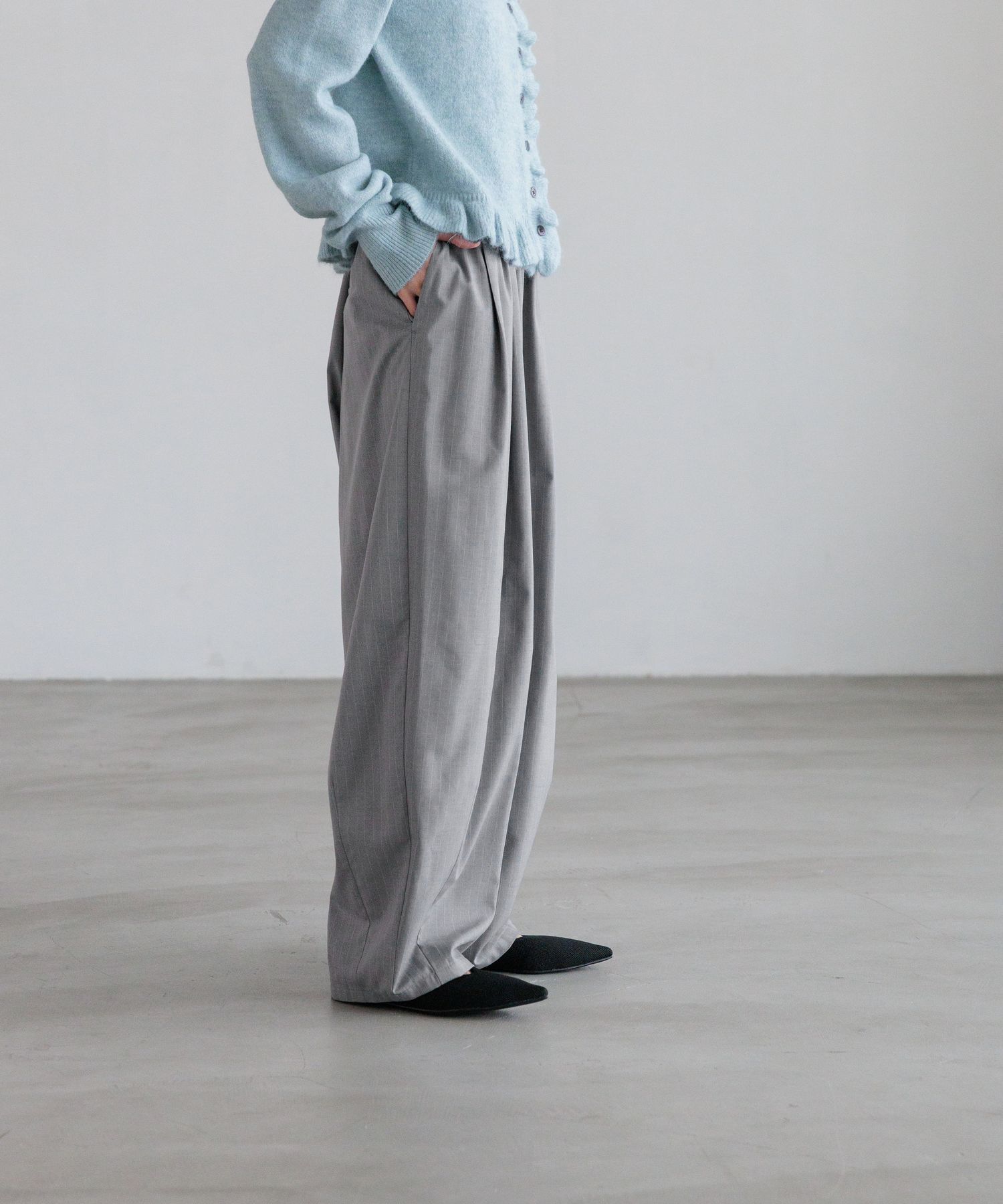 LOWRYS FARM「イージーワイドコクーンパンツ」|チノ|