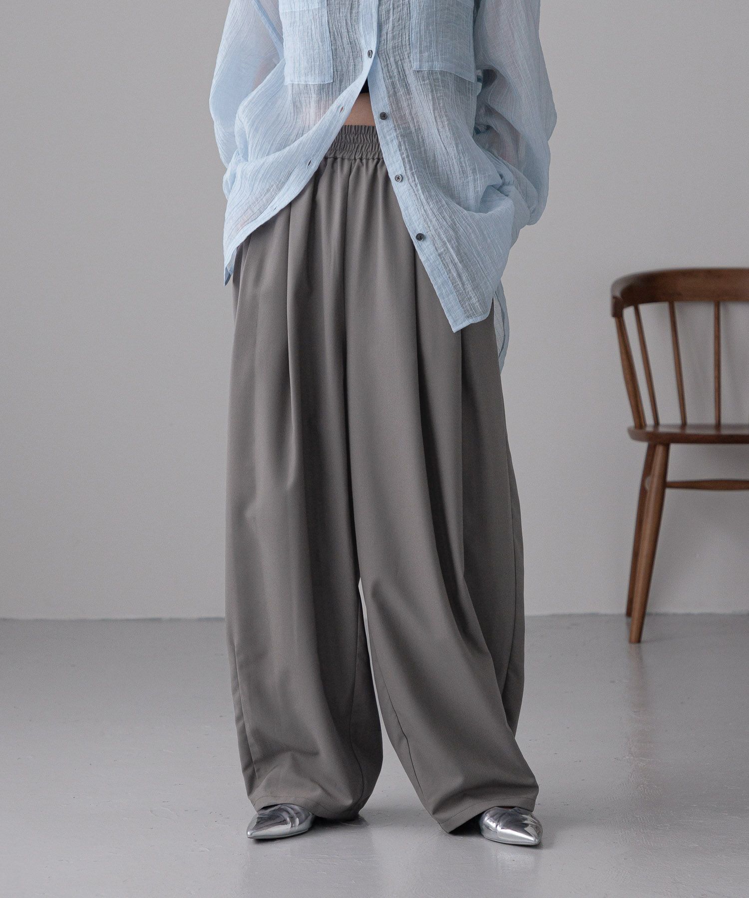 LOWRYS FARM「イージーワイドコクーンパンツ」|チノ|GRY5