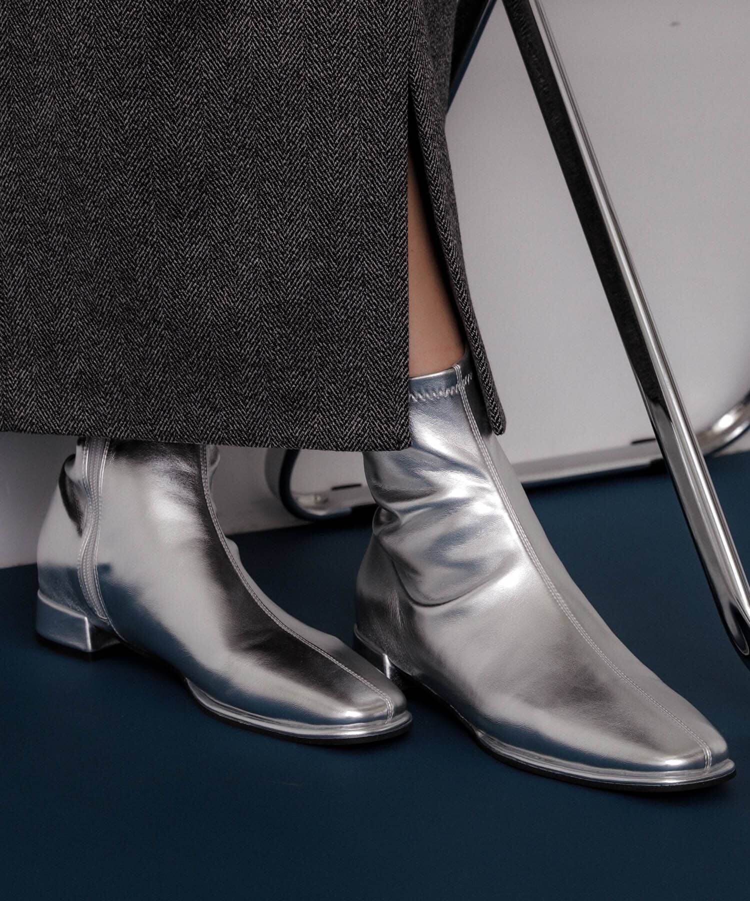 SENSE OF PLACE by URBAN RESEARCH「スクエアトゥセンターシームストレッチローブーツ」|ショートブーツ|シルバー