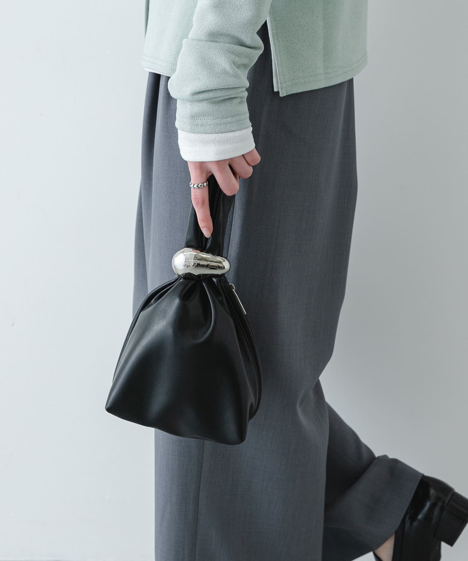 SENSE OF PLACE by URBAN RESEARCH「メタルツキキンチャクバッグ」|ハンドバッグ|