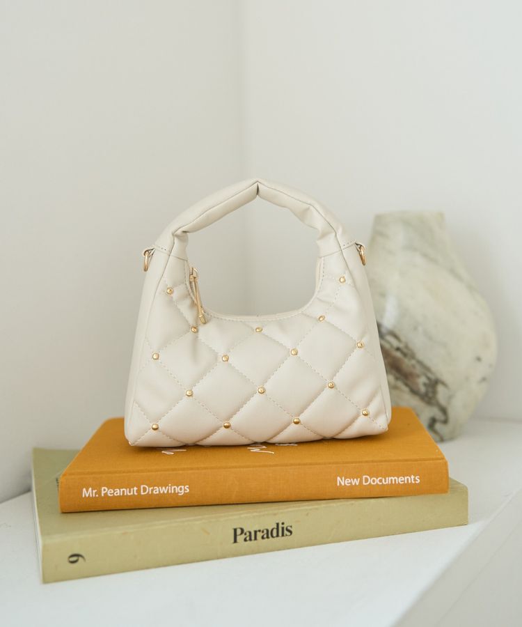 earth music&ecology「スタッズキルトバッグ」|ハンドバッグ|Ivory