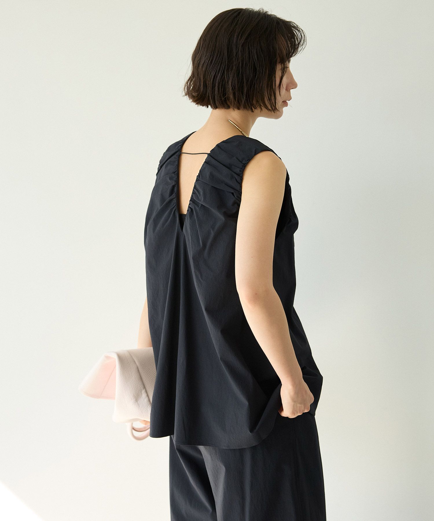 BABYLONE「【多機能素材】撥水Vネックギャザーブラウス」|シャツ・ブラウス|