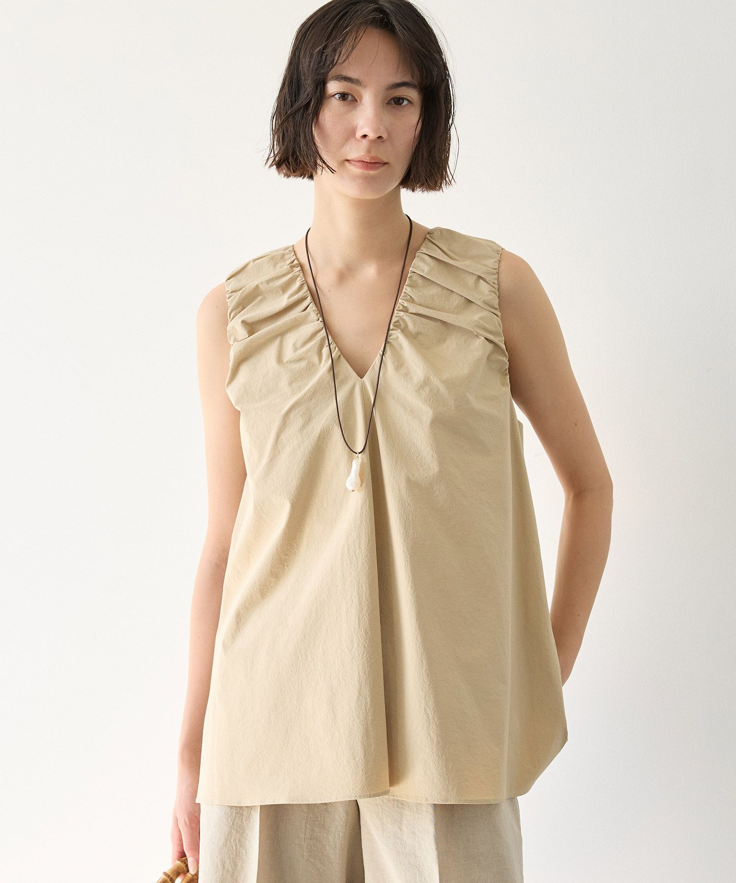 BABYLONE「【多機能素材】撥水Vネックギャザーブラウス」|シャツ・ブラウス|ﾍﾞｰｼﾞｭ