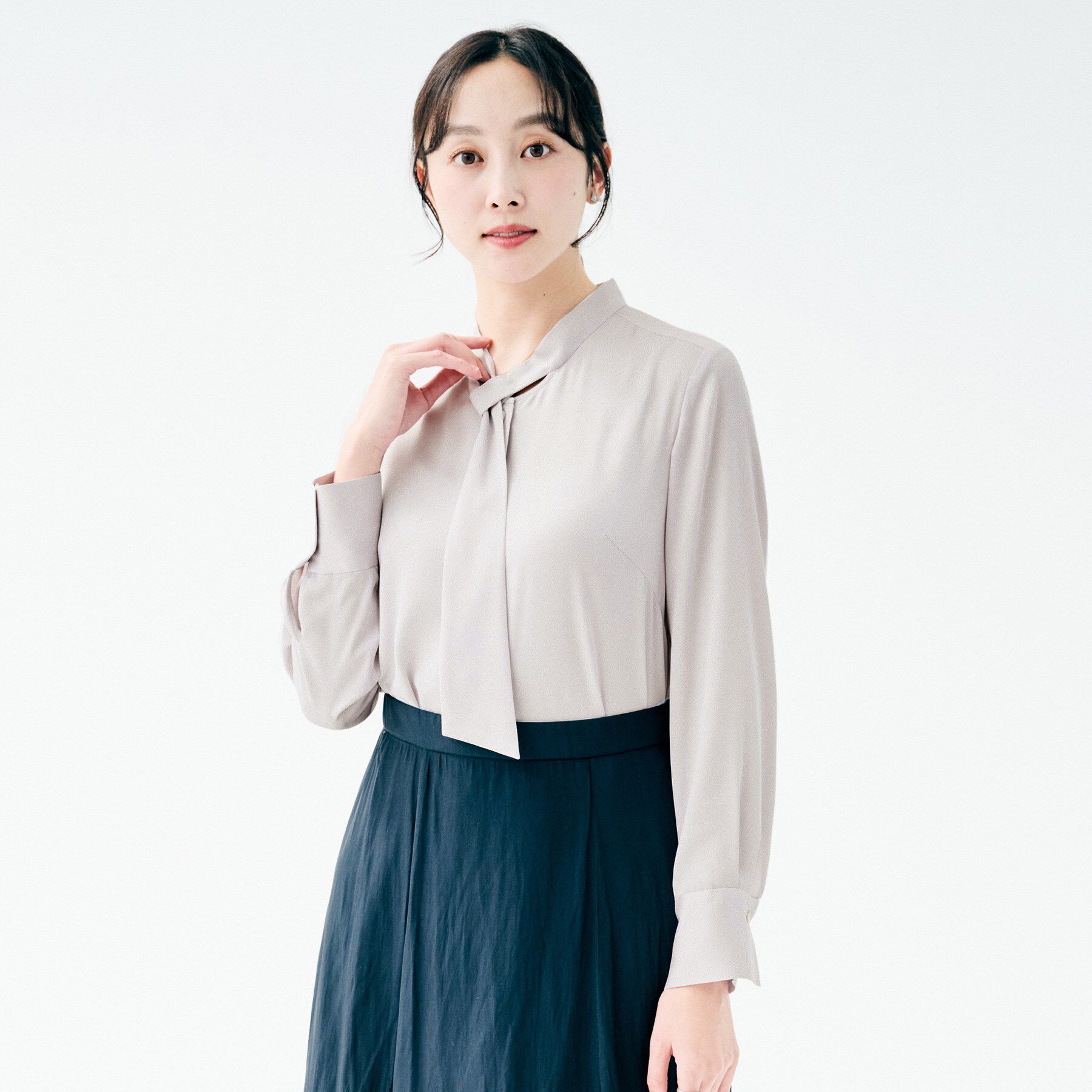 UNTITLED「【通勤/インナーブラウス】幾何柄ボウタイブラウス」|シャツ・ブラウス|