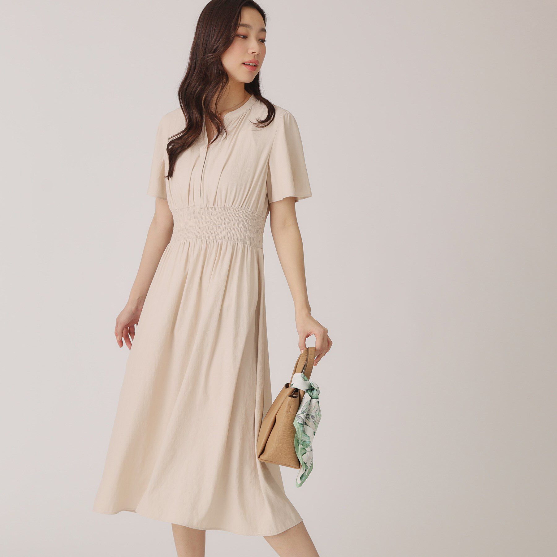 COUP DE CHANCE「【洗える／裏なし】ゴムシャーリングデザインのワンピース」|ワンピース|グレージュ(050)