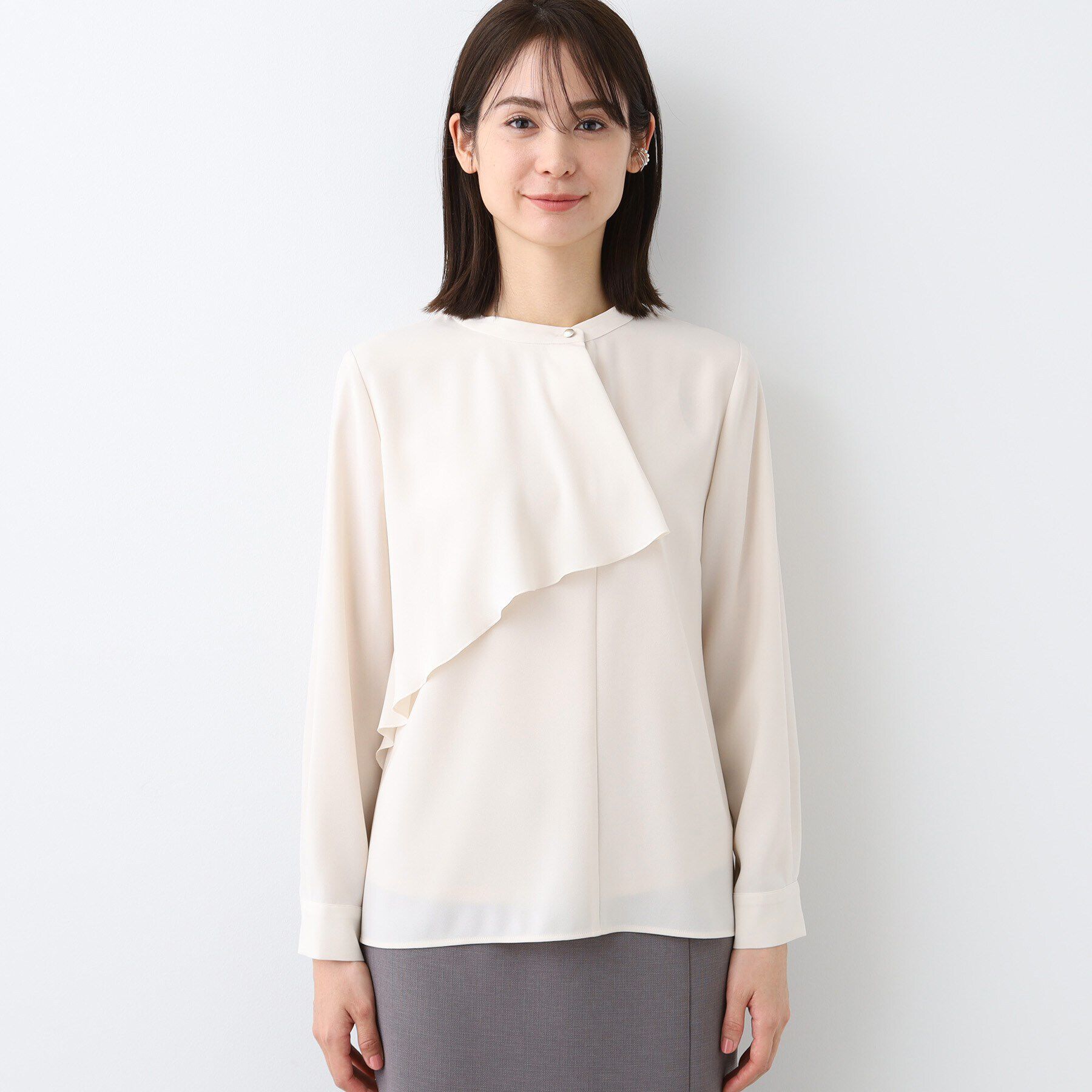 INDIVI「【洗える／UVケア】ヨークフリルブラウス」|シャツ・ブラウス|