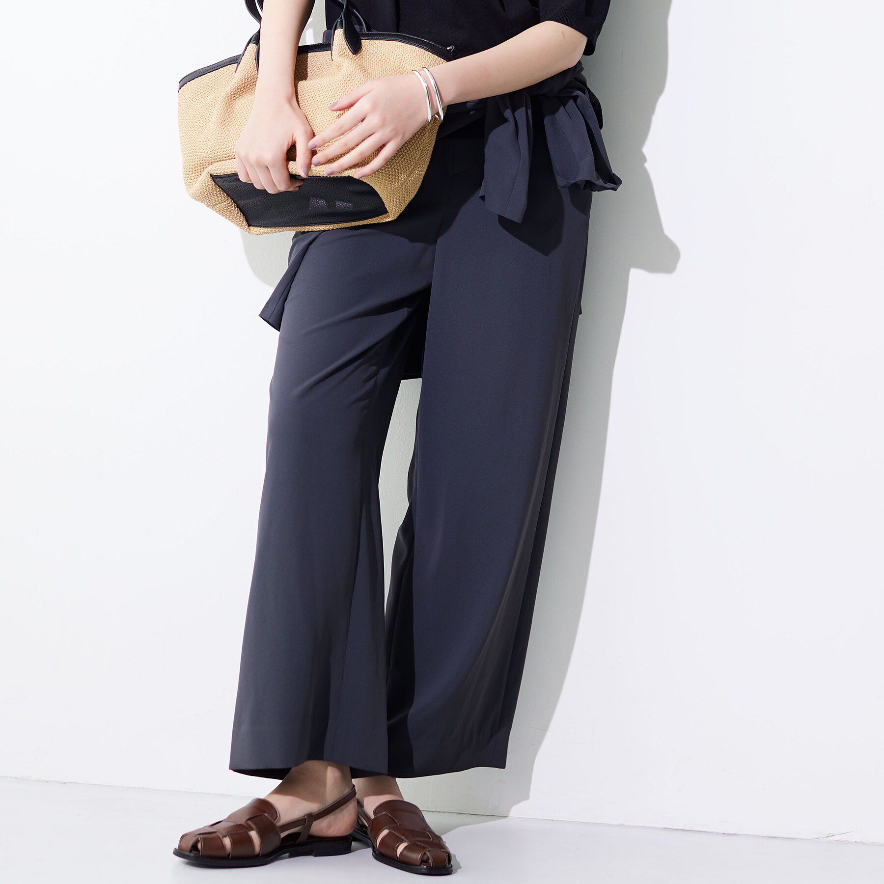 INDIVI「【さらに軽く軽快！／着る日傘】イージーワイドパンツ」|その他|チャコールグレー(0