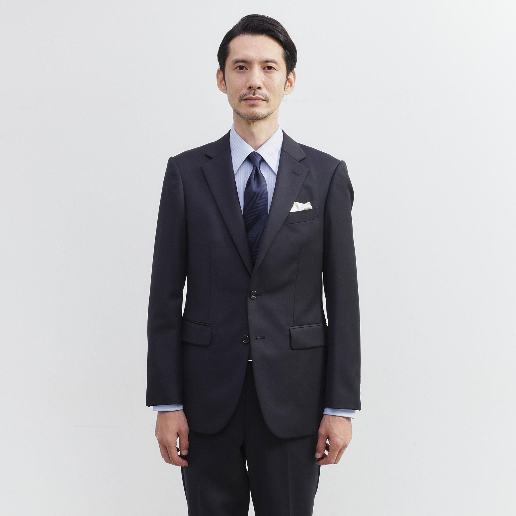 TAKEO KIKUCHI「【冠婚葬祭】無地 サージスーツ/3ピース対応可」|スーツ|