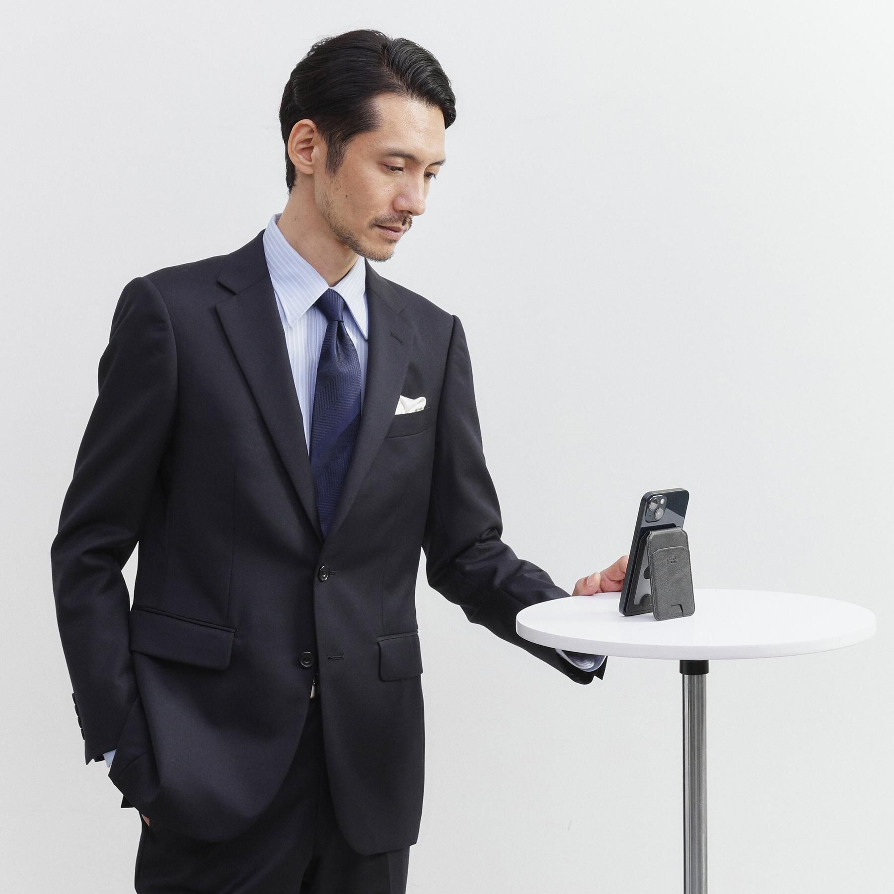 TAKEO KIKUCHI「【スマホスタンド機能付きパスケース】プレイフルチェンジネクタイBOX」|ネクタイ・蝶ネクタイ|