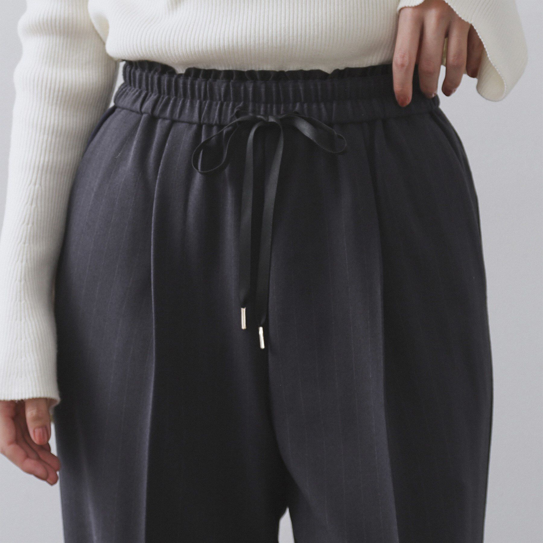 OPAQUE.CLIP「ピンストライプイージーワイドパンツ【吸湿発熱/ストレッチ/洗濯機OK】」|その他|