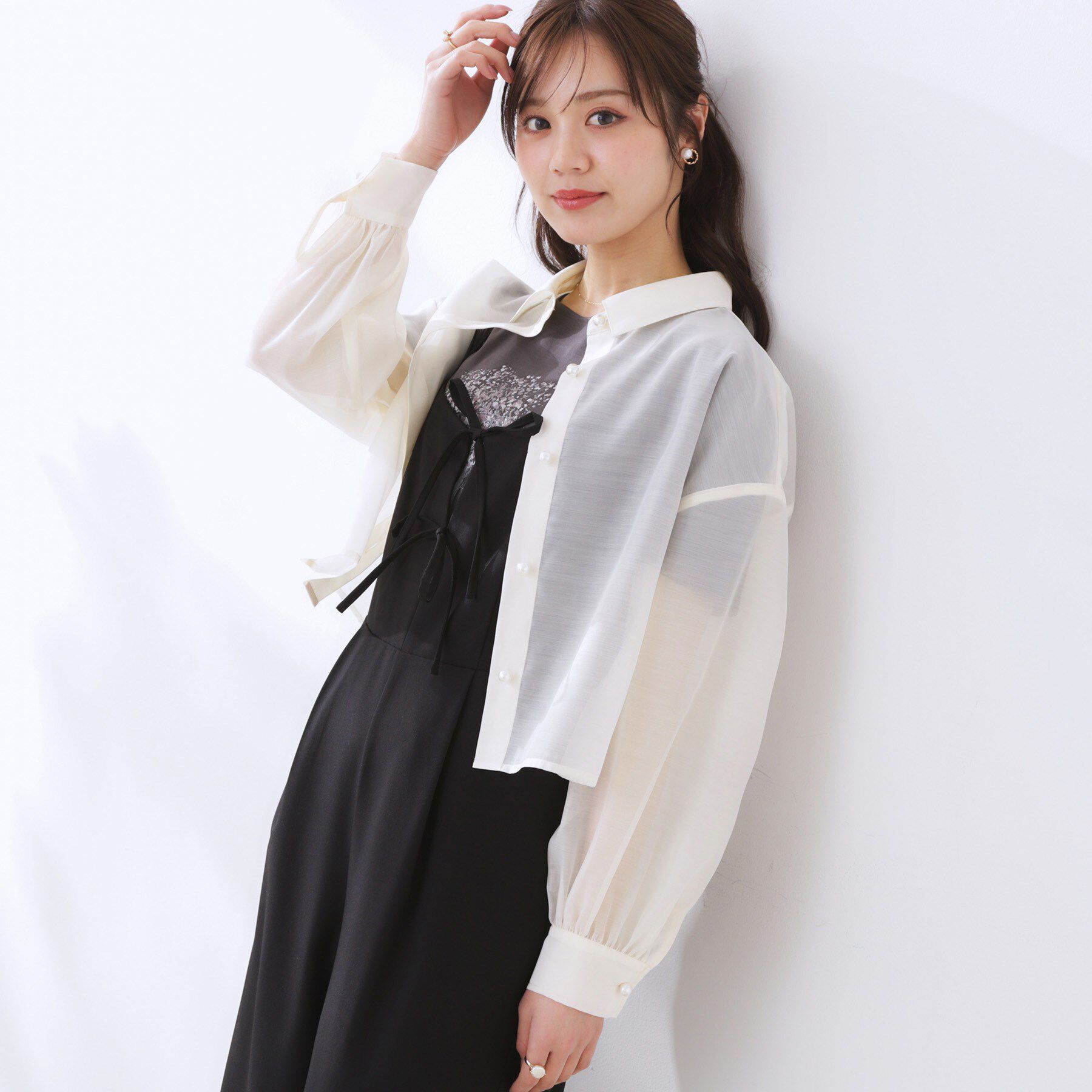 Couture broach「【洗える・オシャレな透け感】パール調ボタンシアーシャツ」|シャツ・ブラウス|