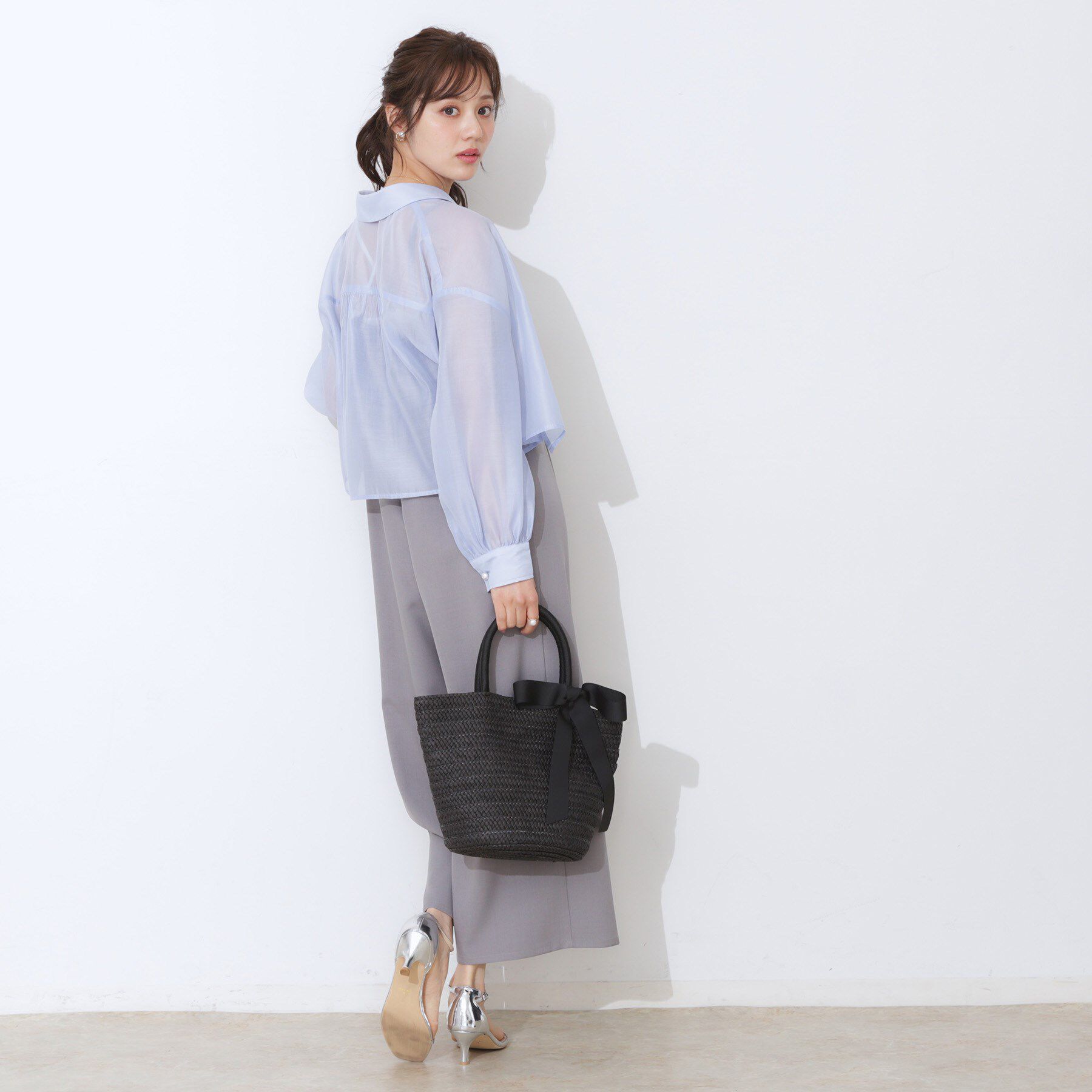 Couture broach「【洗える・オシャレな透け感】パール調ボタンシアーシャツ」|シャツ・ブラウス|