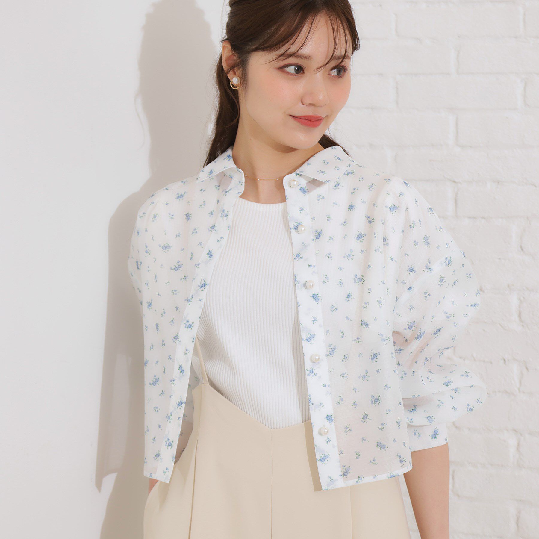 Couture broach「【洗える・オシャレな透け感】パール調ボタンシアーシャツ」|シャツ・ブラウス|