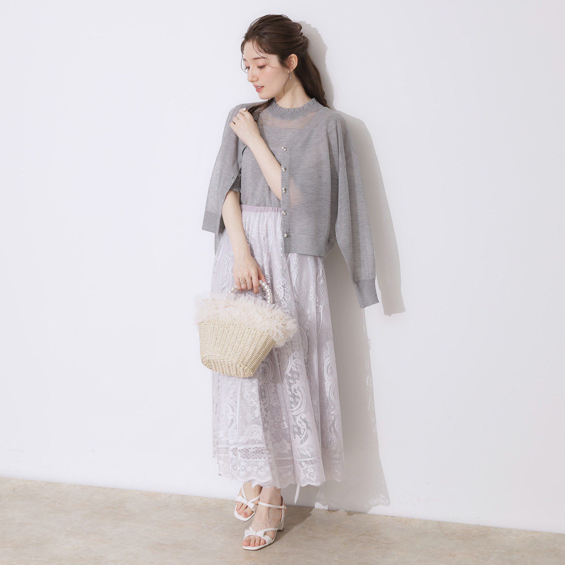 Couture broach「【上品な透け感・通勤】ダブルパール調釦シアーカーディガン」|カーディガン|