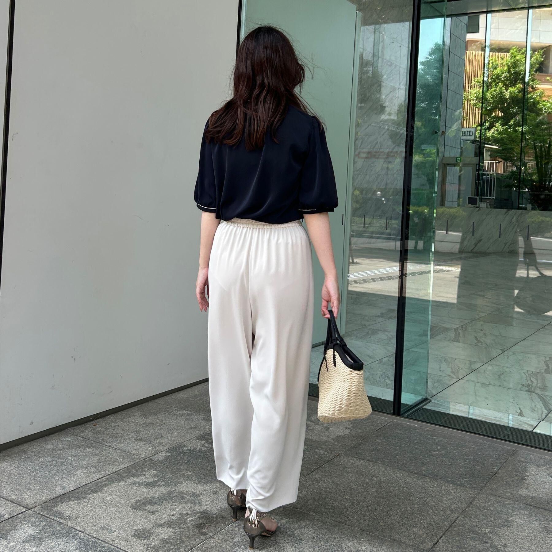 Couture broach「【華やか・5分袖・通勤】配色フリルタイブラウス」|シャツ・ブラウス|