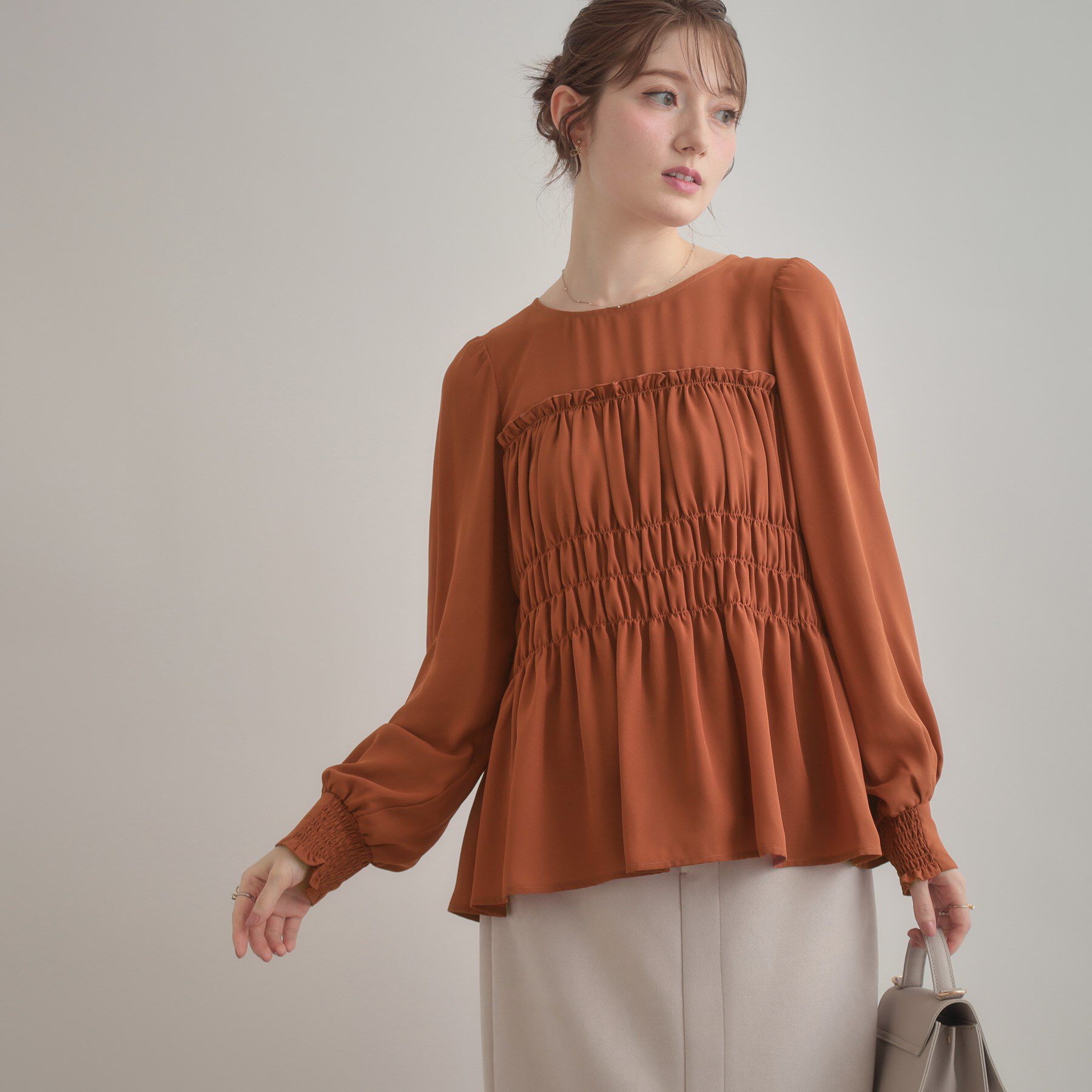 Couture broach「【マシンウォッシャブル・きれいめ・通勤】シャーリングチュニックブラウス」|シャツ・ブラウス|