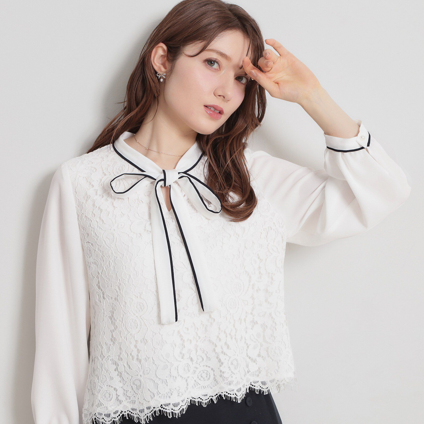 Couture broach「【洗える・通勤】フラワーレースブラウス」|シャツ・ブラウス|オフホワイト(003