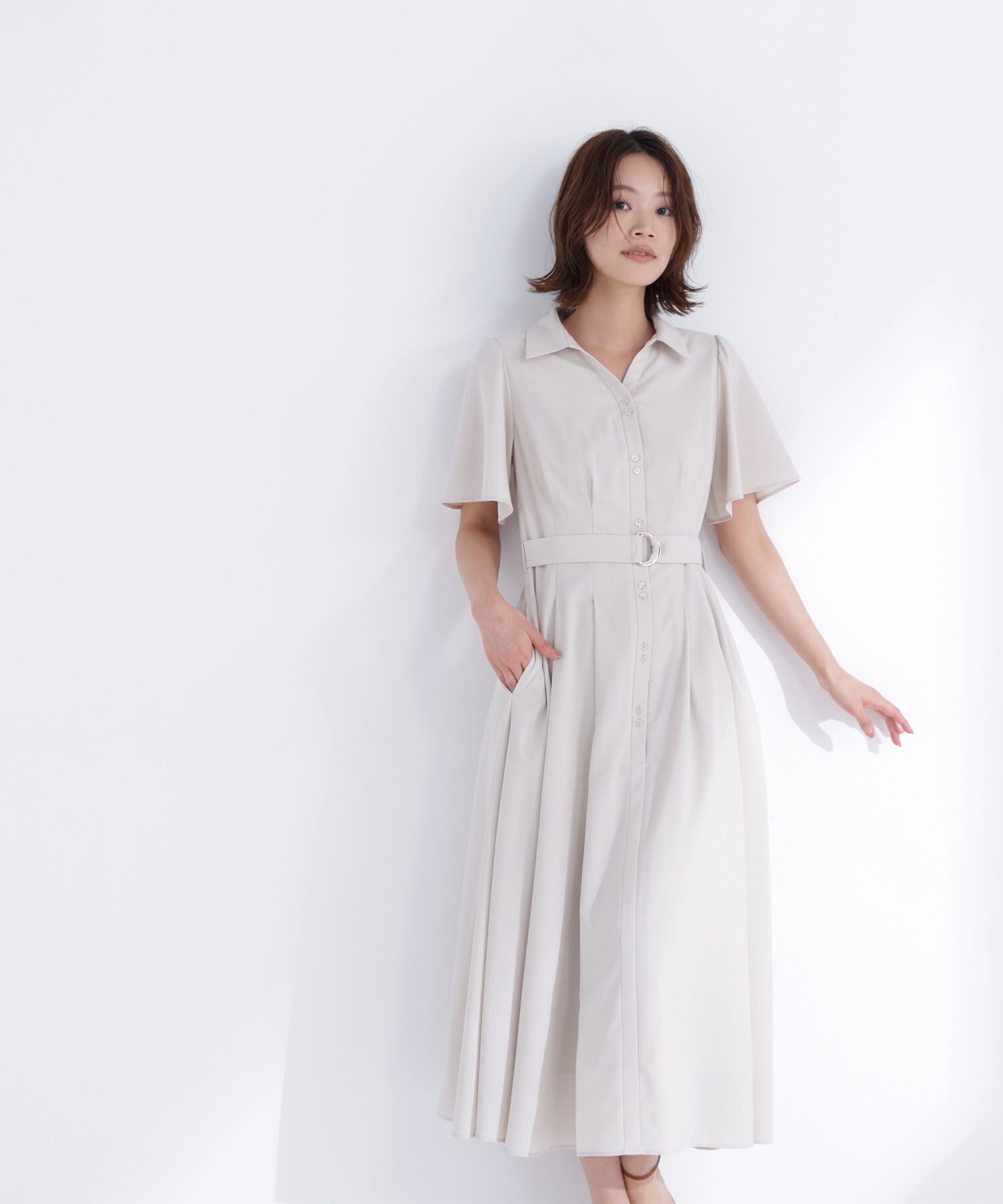  「&ldquo;初めまして&rdquo;がうまくいく好印象ワンピース」|ワンピース|ベージュ