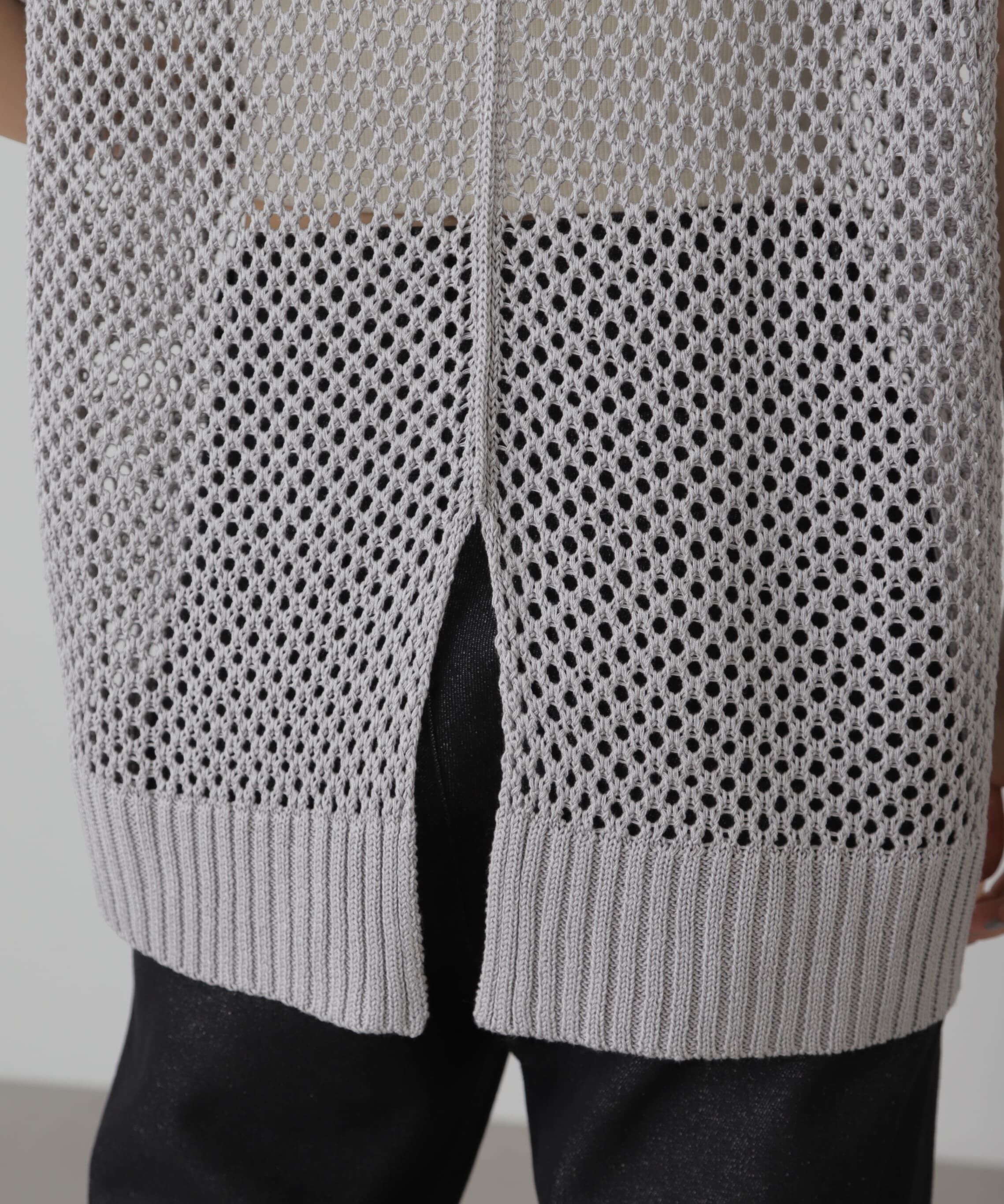  「メッシュロゴニットベスト」|ニット・セーター|