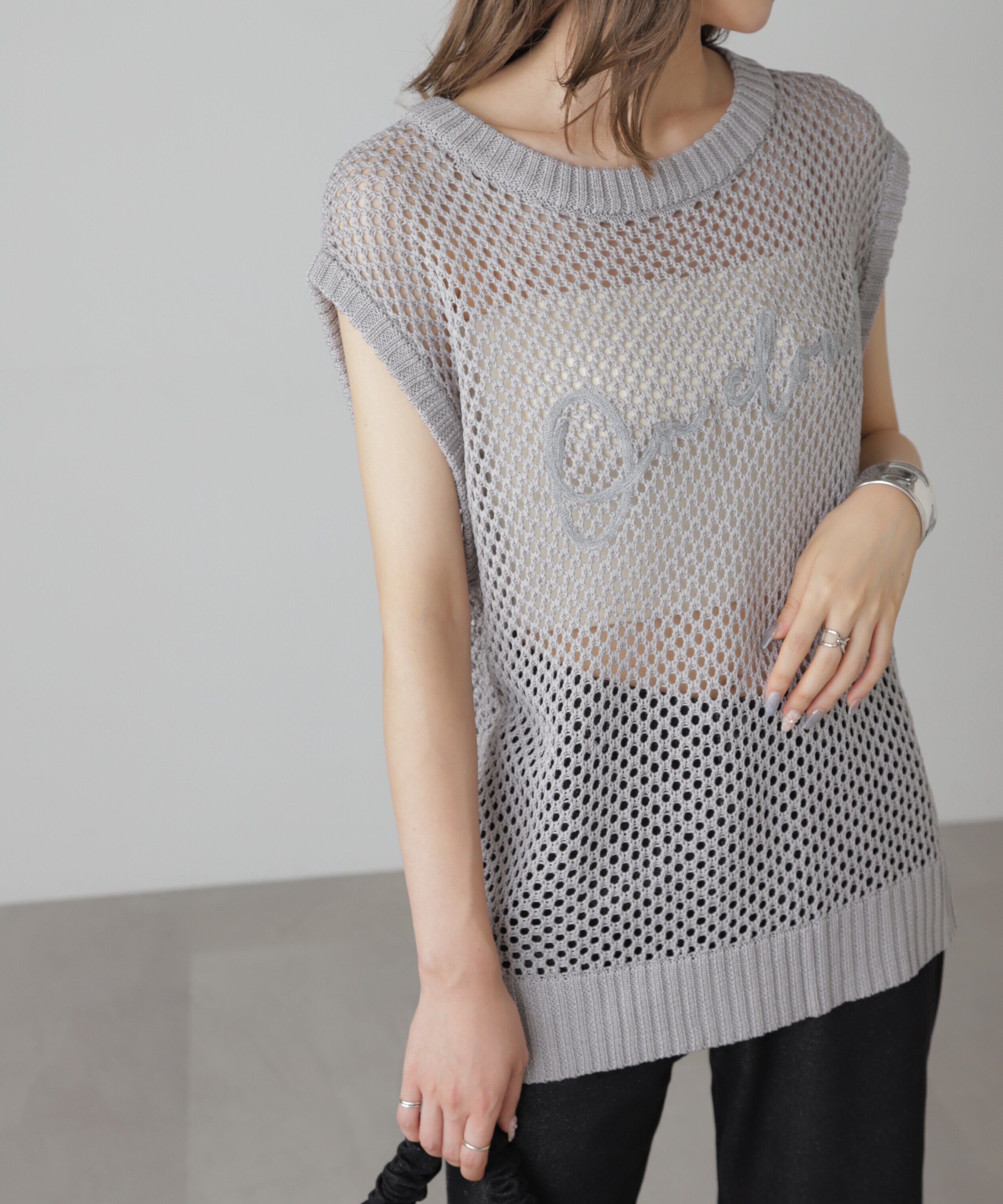  「メッシュロゴニットベスト」|ニット・セーター|