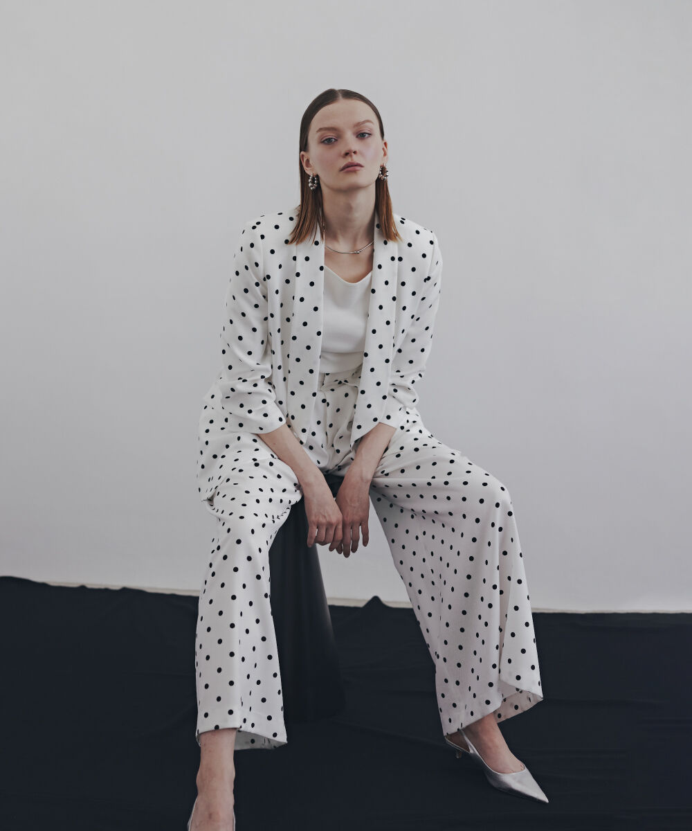  「タックプリーツフレアパンツ」|その他|