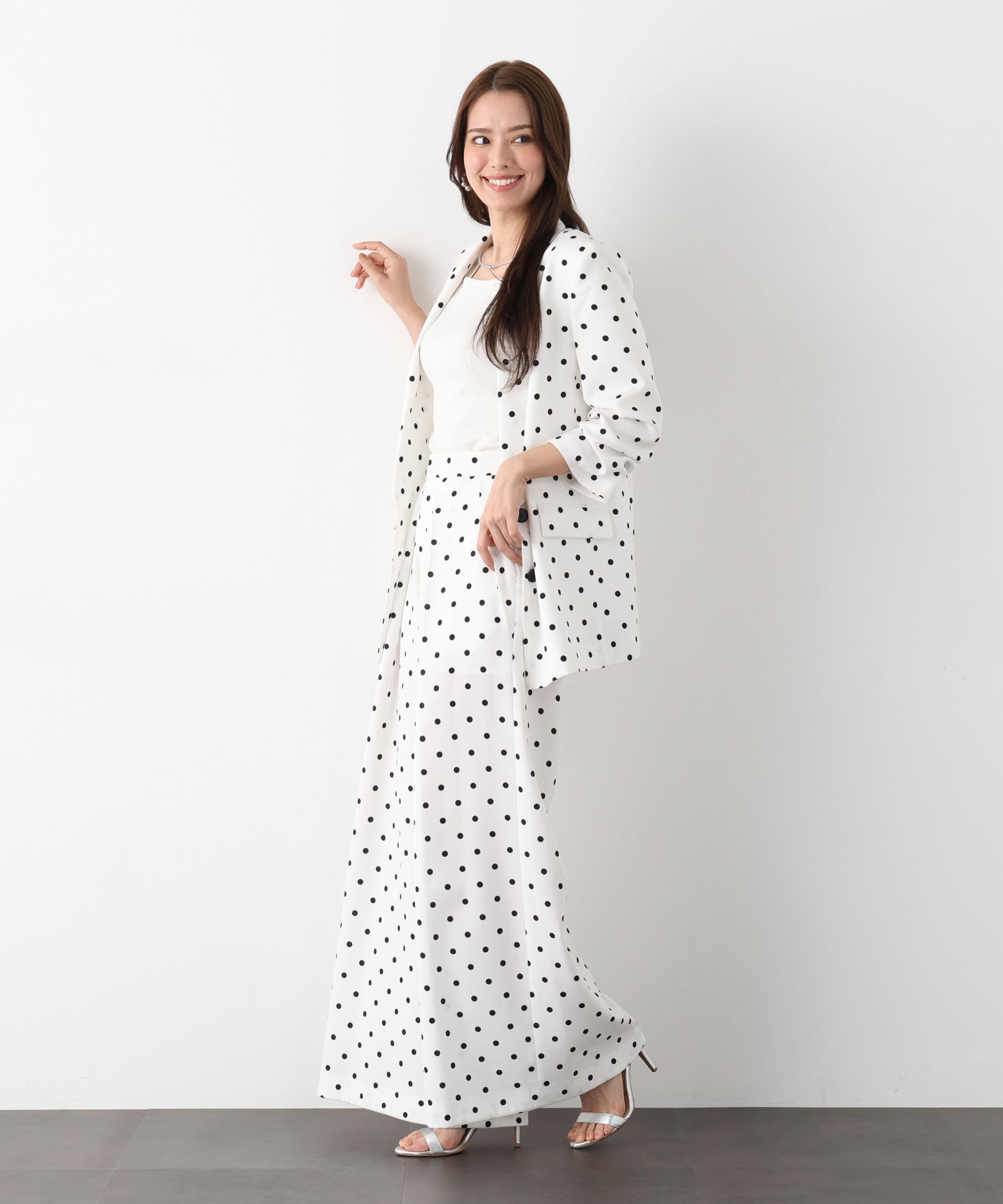  「タックプリーツフレアパンツ」|その他|