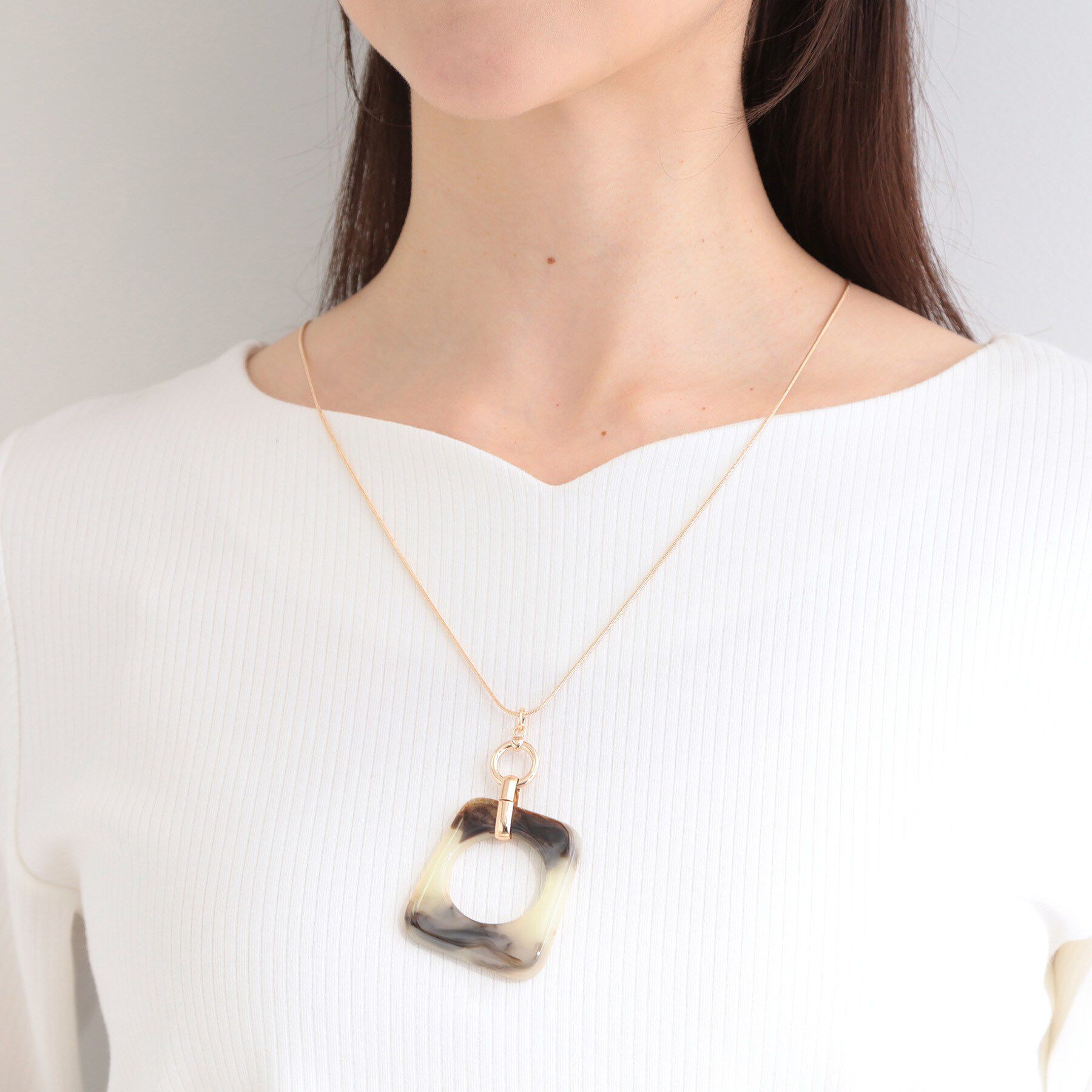 SHOO･LA･RUE「樹脂スクエアスネークネックレス」|ネックレス|