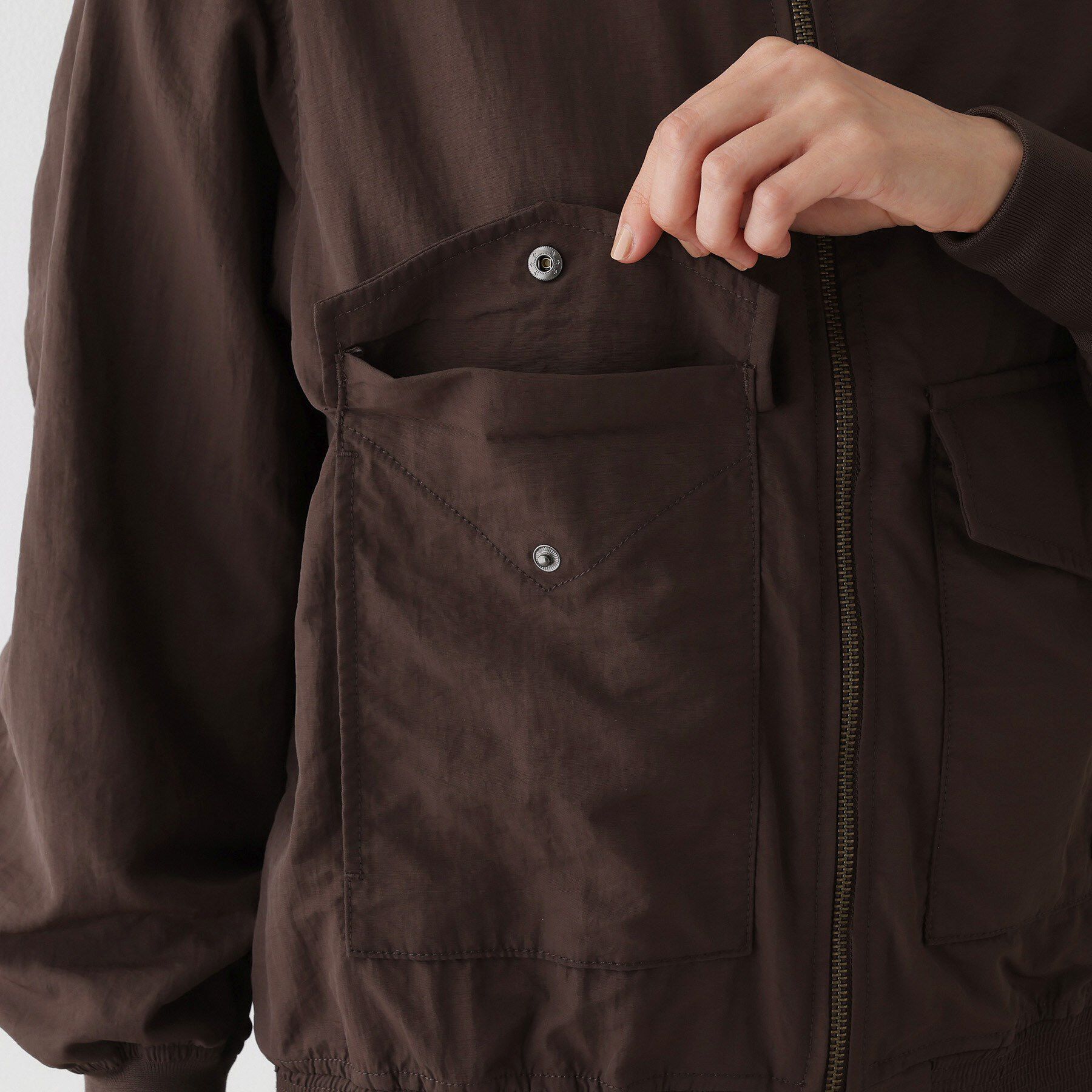 Dessin「【ユニセックス・軽量】ナイロンブルゾン」|ブルゾン・スタジャン|