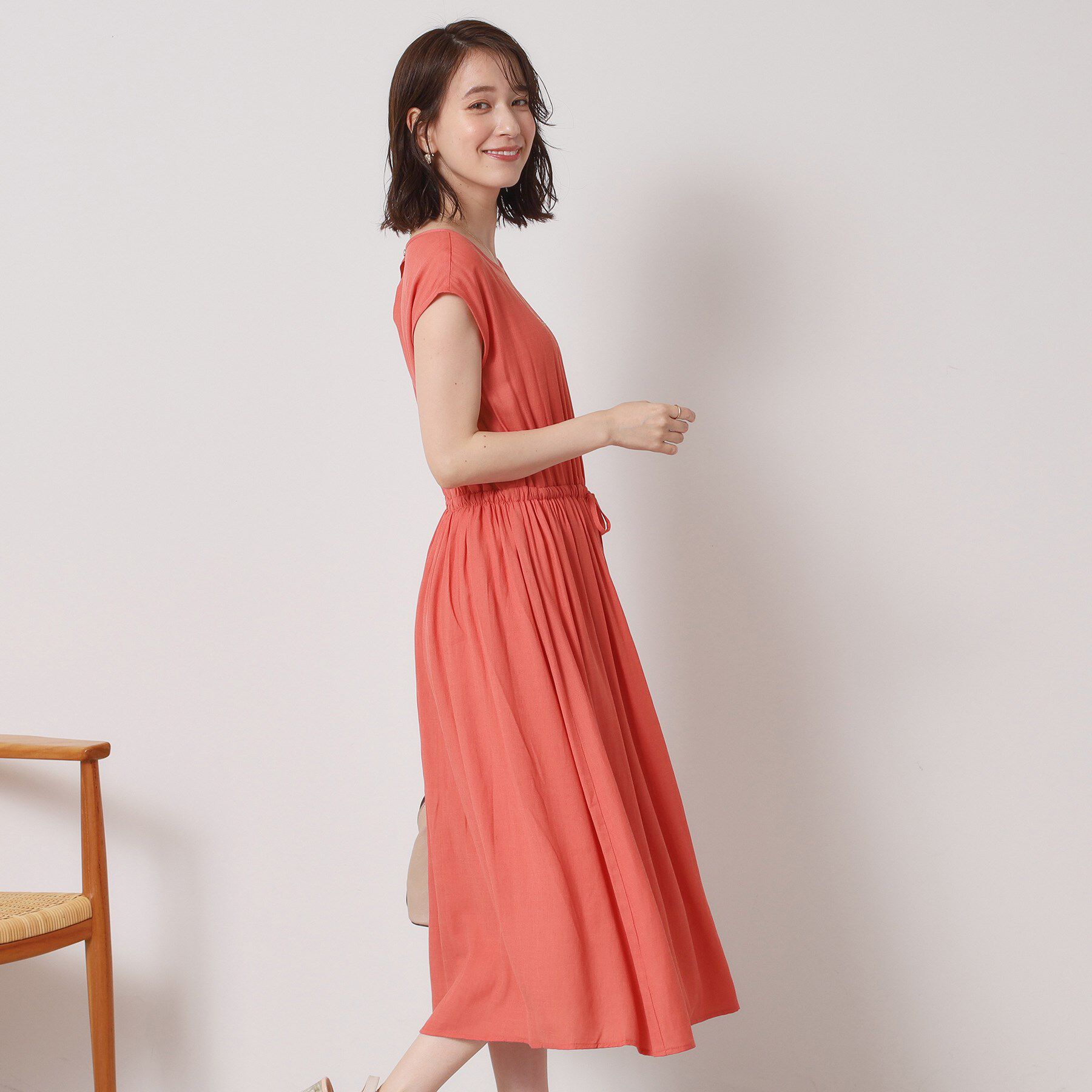 ITS&rsquo;DEMO「【さらりタッチ／手洗い可】強撚スラブブラウジングワンピース」|ワンピース|