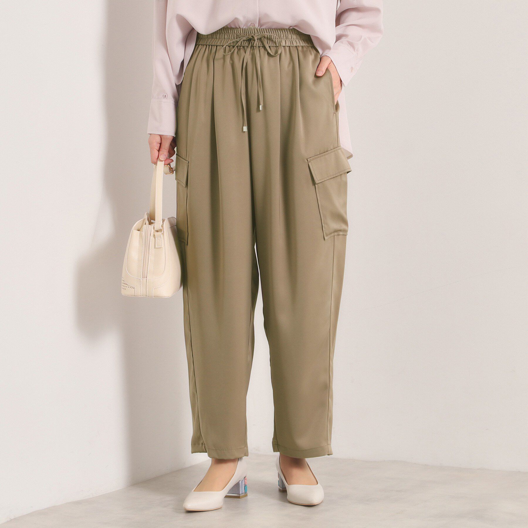 ITS&rsquo;DEMO「【手洗い可】サテンカーゴパンツ」|その他|トープ(054)