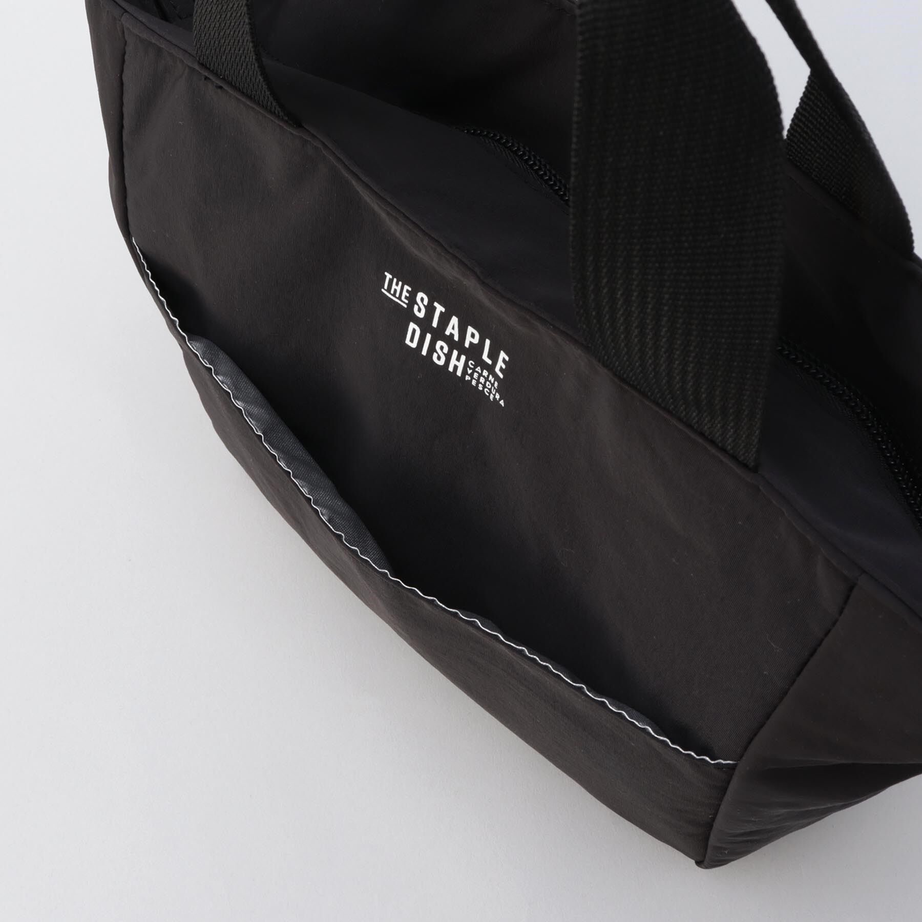 212 KITCHEN STORE「ステイプルユニ 保冷バッグ BK」|食器・キッチングッズ|