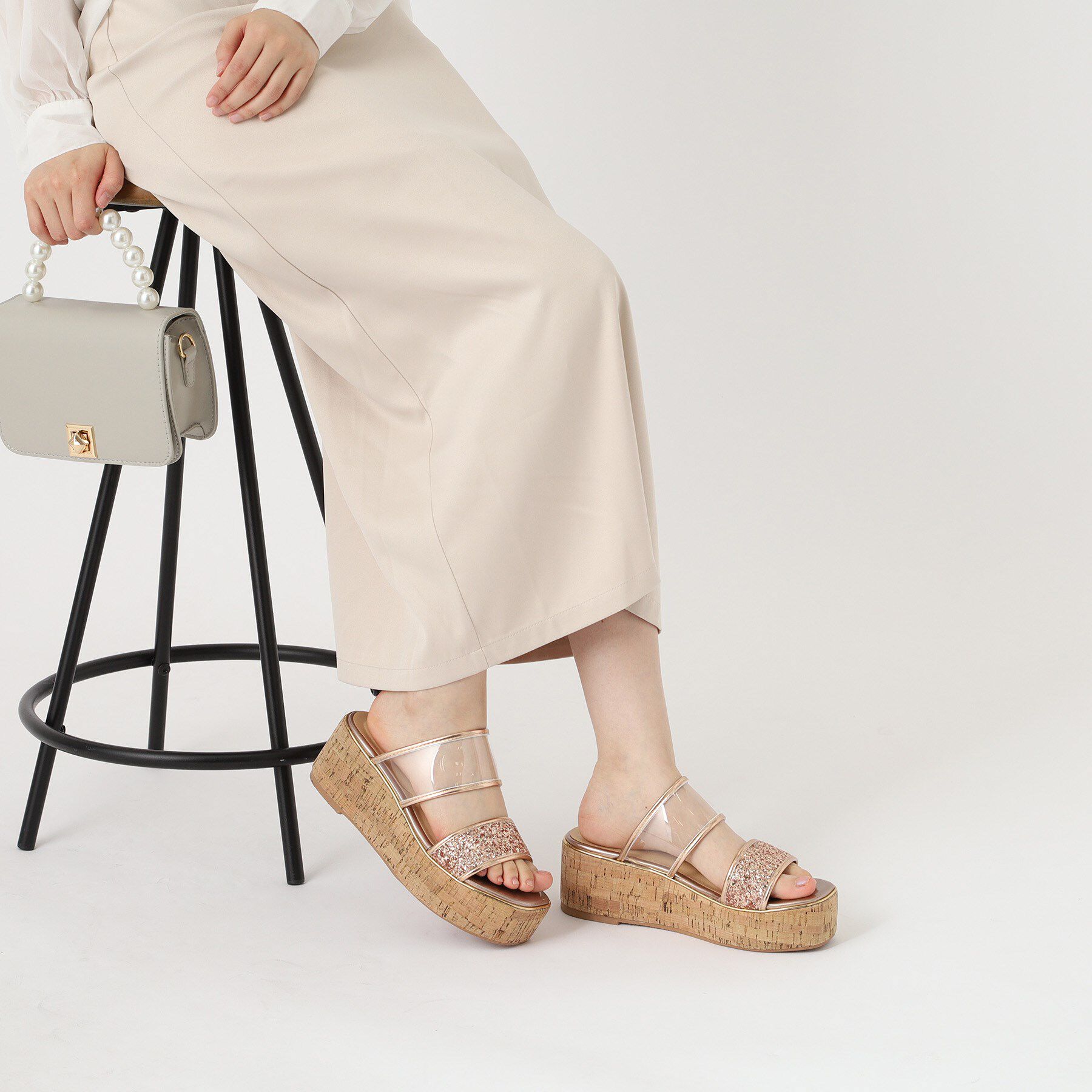 ESPERANZA「グリッター&times;クリアベルト 厚底コルクサンダル」|サンダル|