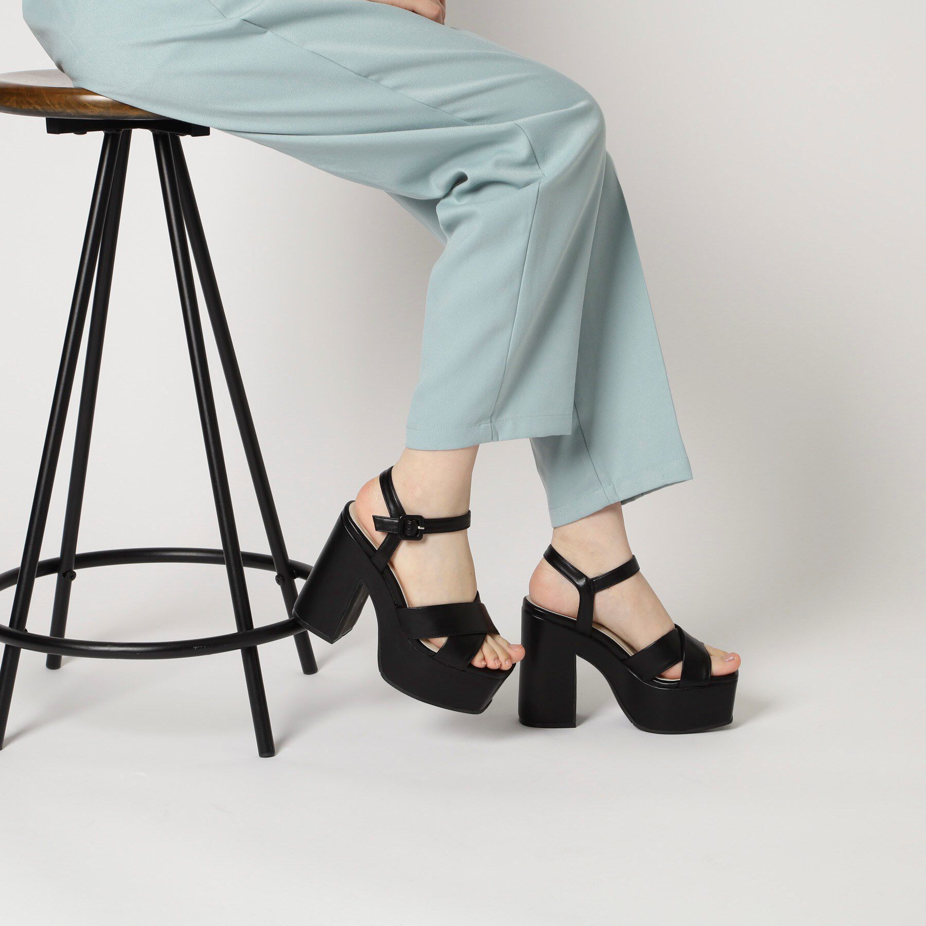 ESPERANZA「◆【ラク盛り／サンダル】リピーター続出／脚長美脚　ラク盛り厚底サンダル　24年Ver」|サンダル|