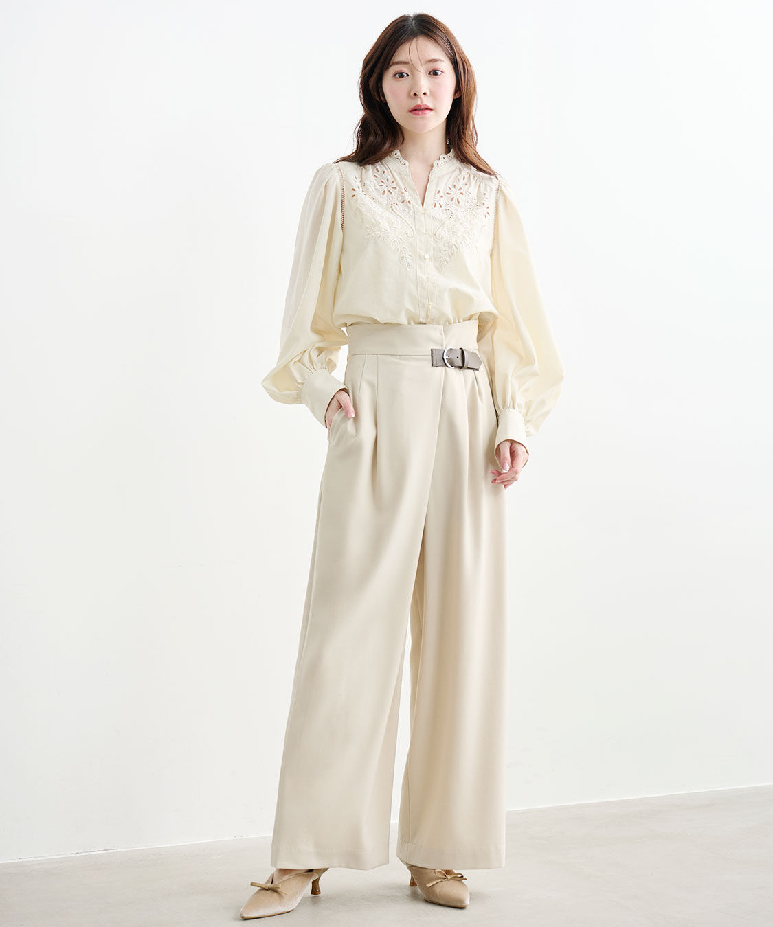 COCO DEAL「ベルトディテールアシメワイドパンツ」|スラックス|アイボリー