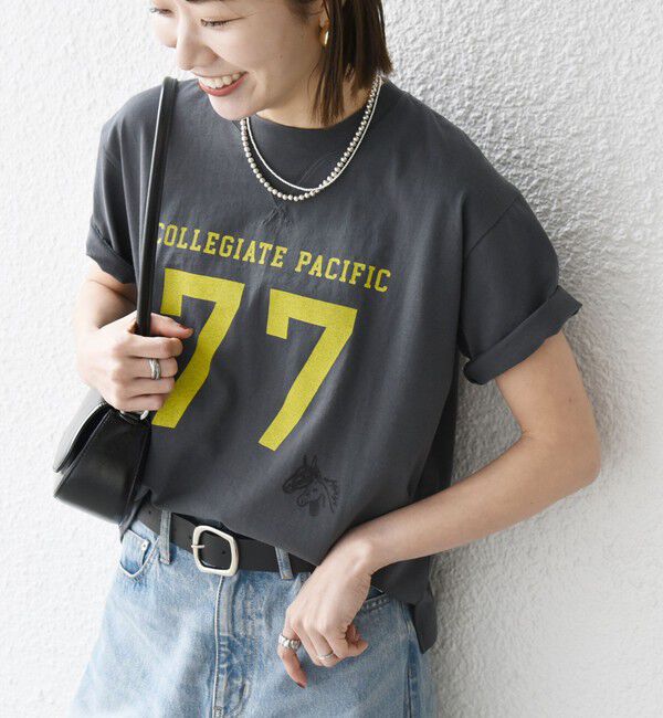 SHIPS any「【SHIPS any別注】Collegiate Pacific:〈洗濯機可能〉V ガゼット プリント & 刺繍 Tシャツ 25SS」|Tシャツ・カットソー|