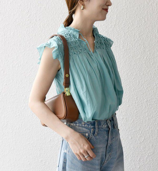 SHIPS any「SHIPS any:〈洗濯機可能〉ハンドスモッキング コットン フリル スタンドカラー ブラウス」|シャツ・ブラウス|
