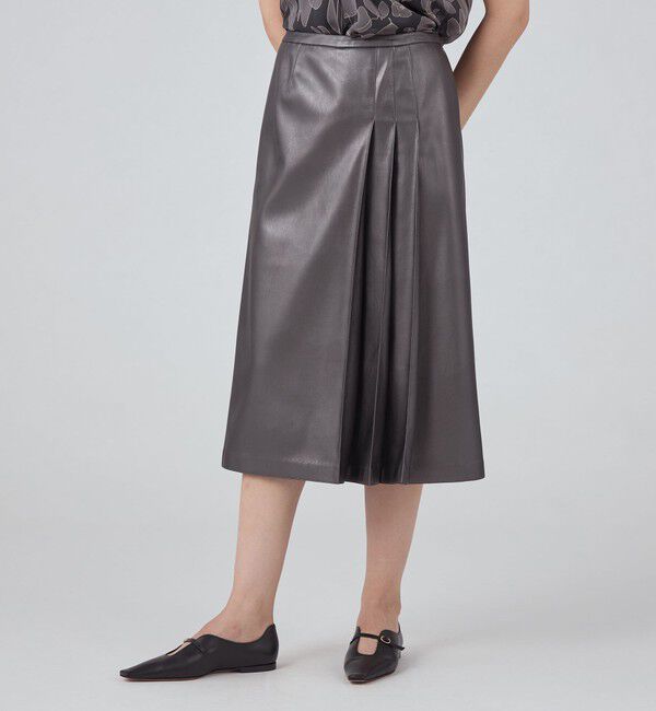 TOMORROWLAND collection「ロイヤルレザーライククロス アシンメトリープリーツスカート」|スカート|