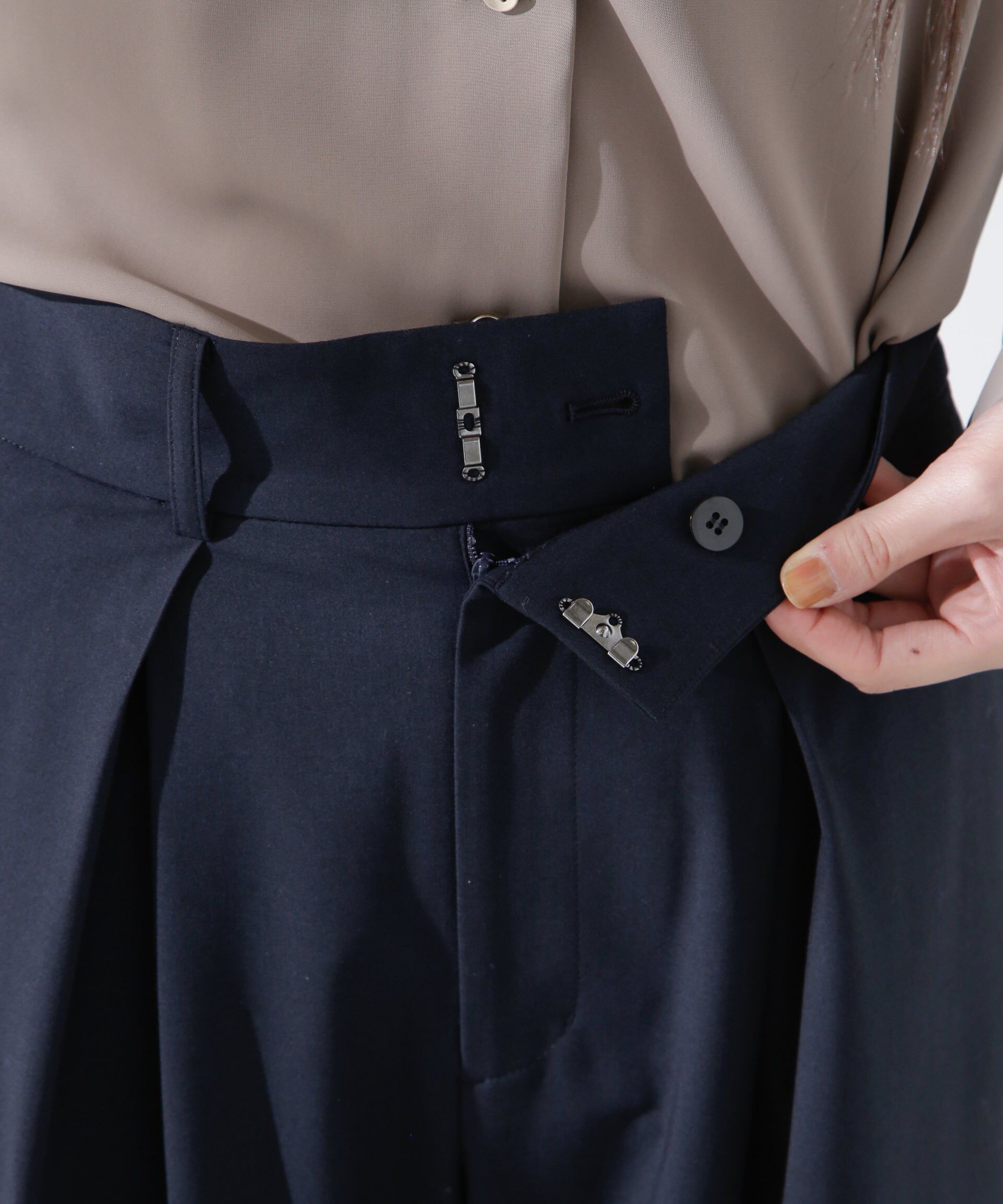 nano･universe「トロストレッチレイヤードタックワイドパンツ（セットアップ可）」|チノ|