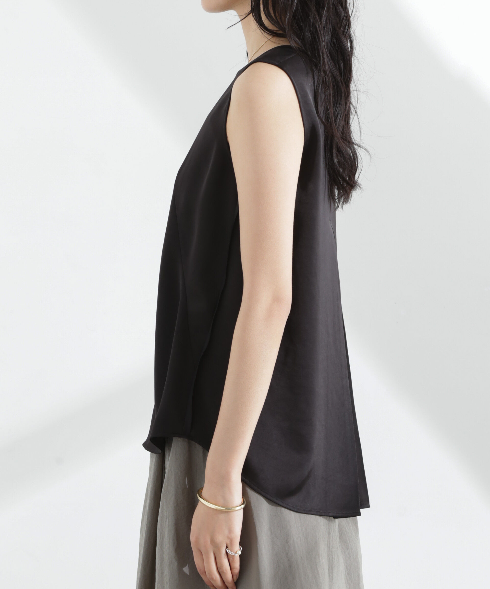 nano･universe「ダブルサテンノースリーブトップス」|シャツ・ブラウス|