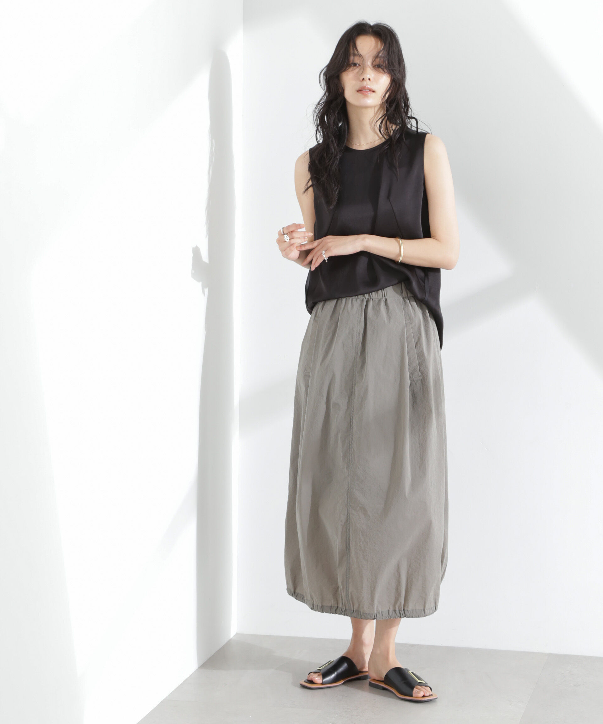 nano･universe「ダブルサテンノースリーブトップス」|シャツ・ブラウス|