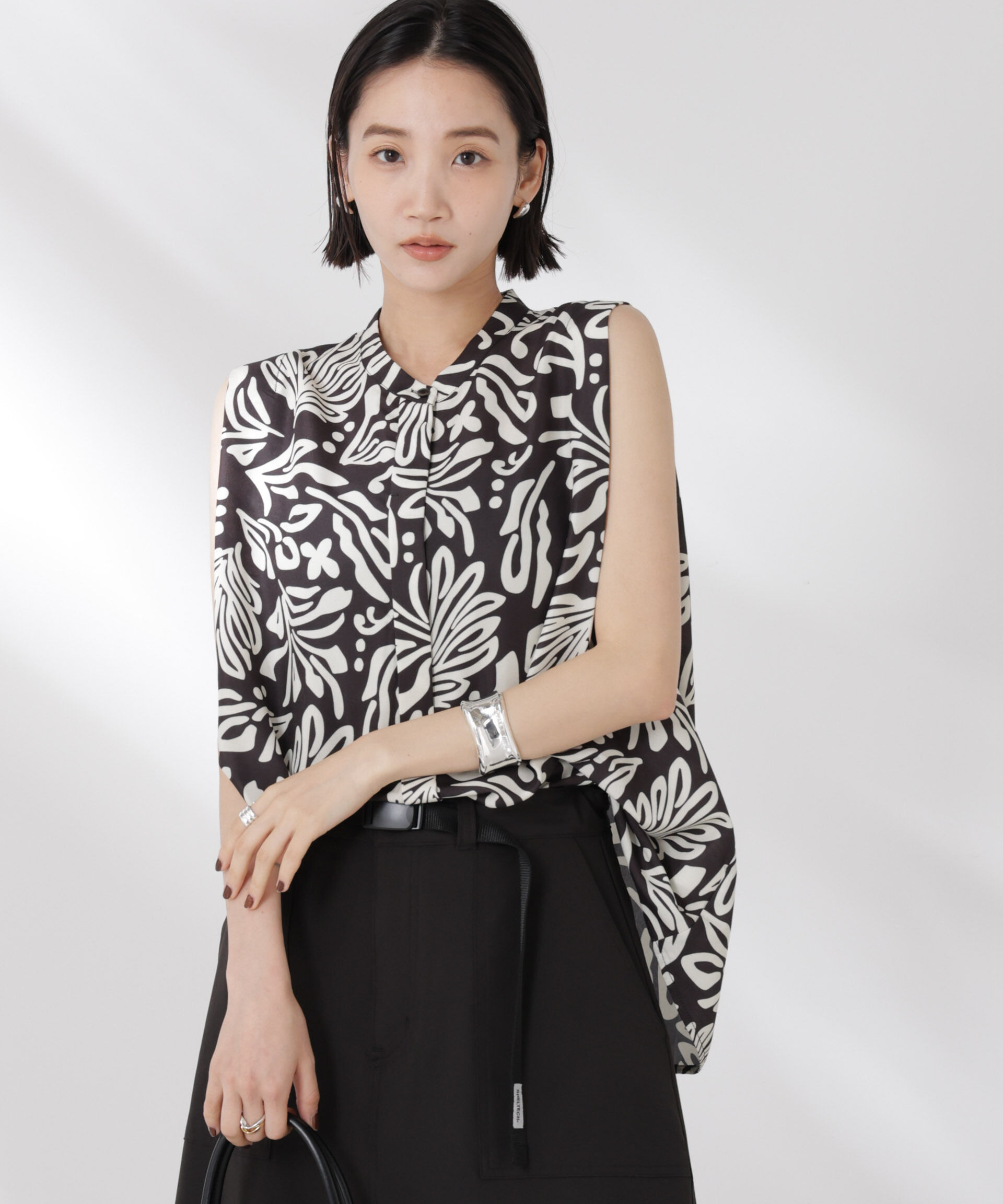 nano･universe「ボタニカルプリントノースリーブフレアブラウス(セットアップ可)」|シャツ・ブラウス|ブラック