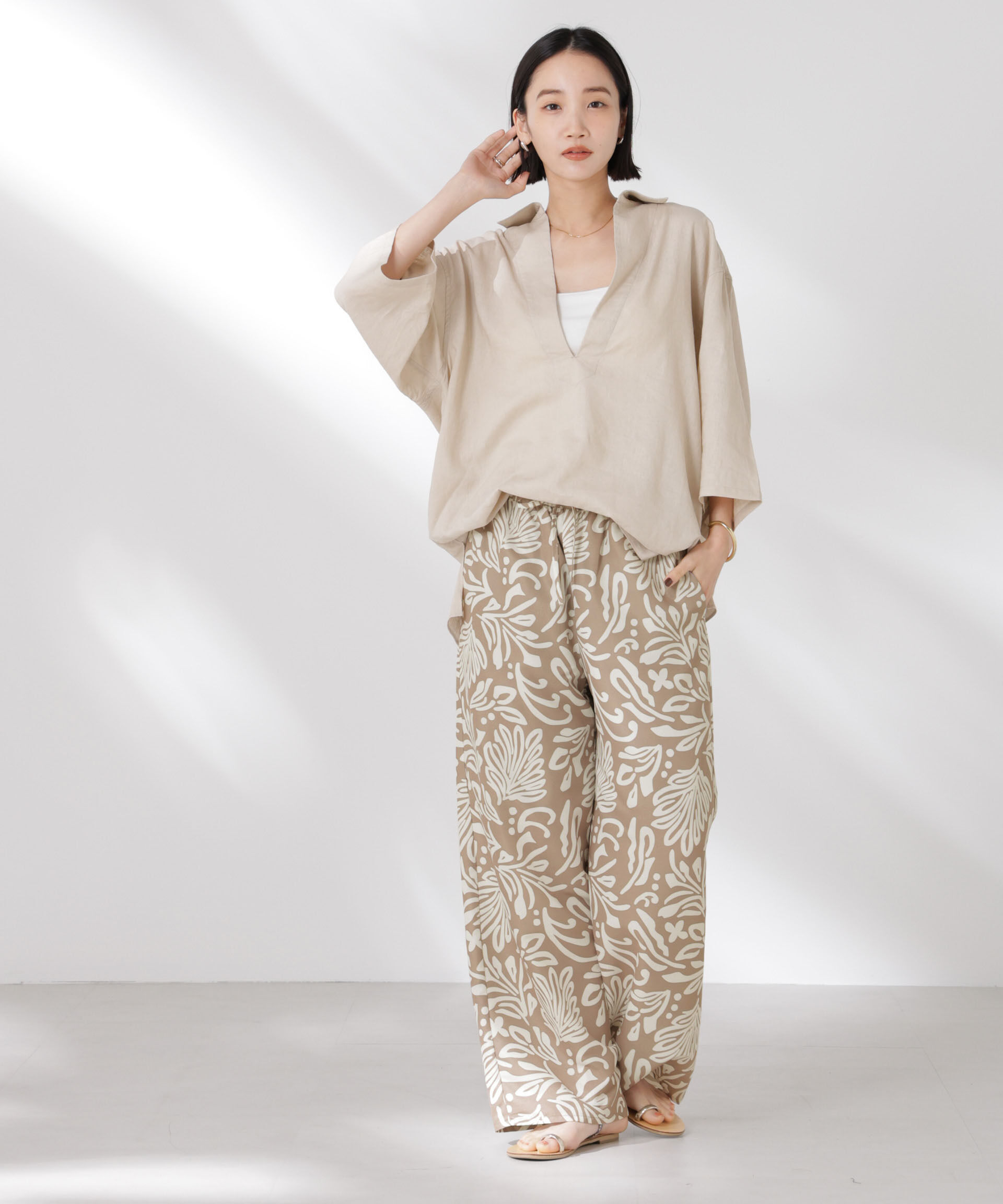 nano･universe「ボタニカルプリントイージーワイドパンツ(セットアップ可)」|チノ|