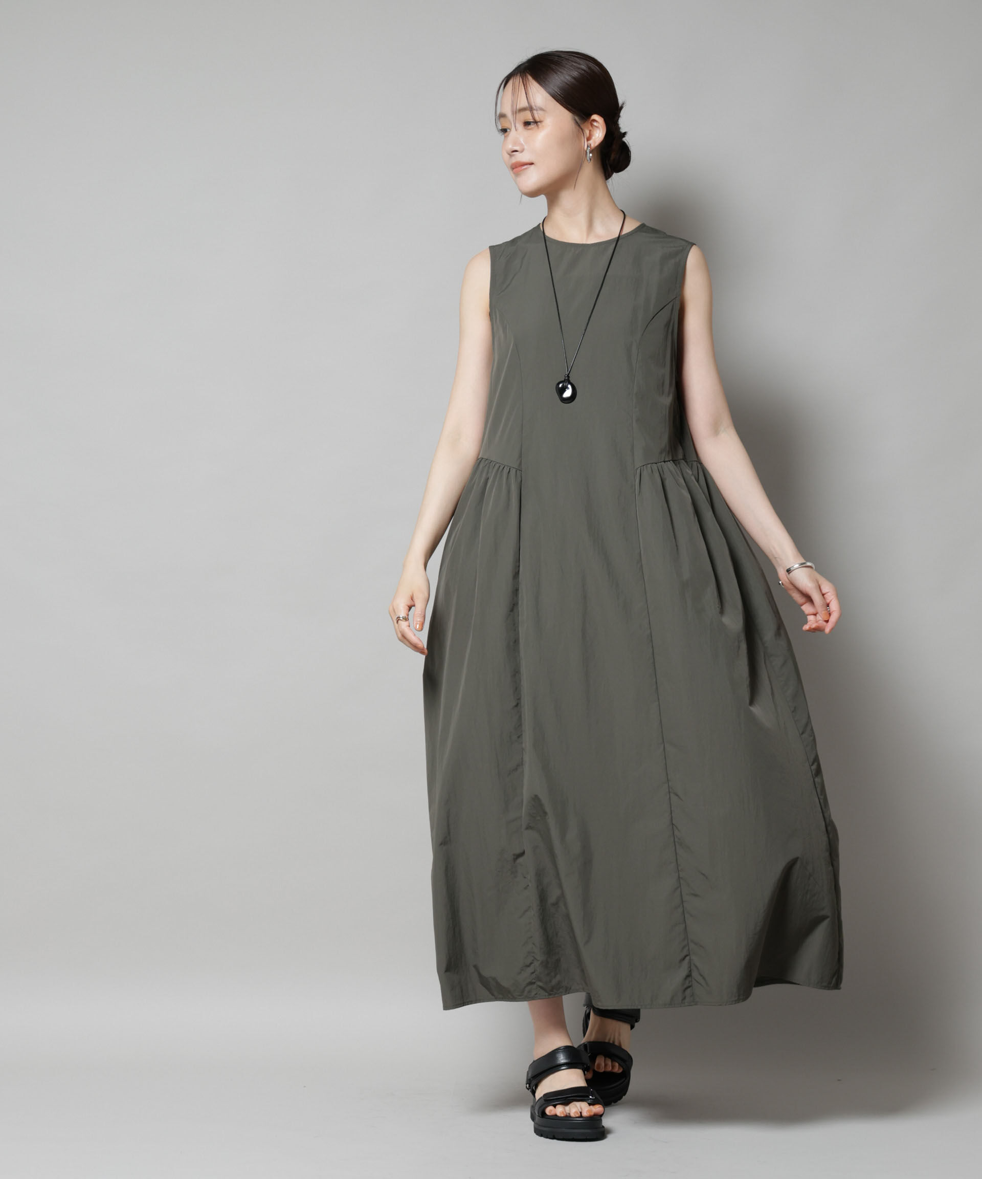 nano･universe「サイドギャザーナイロンワンピース」|ワンピース|