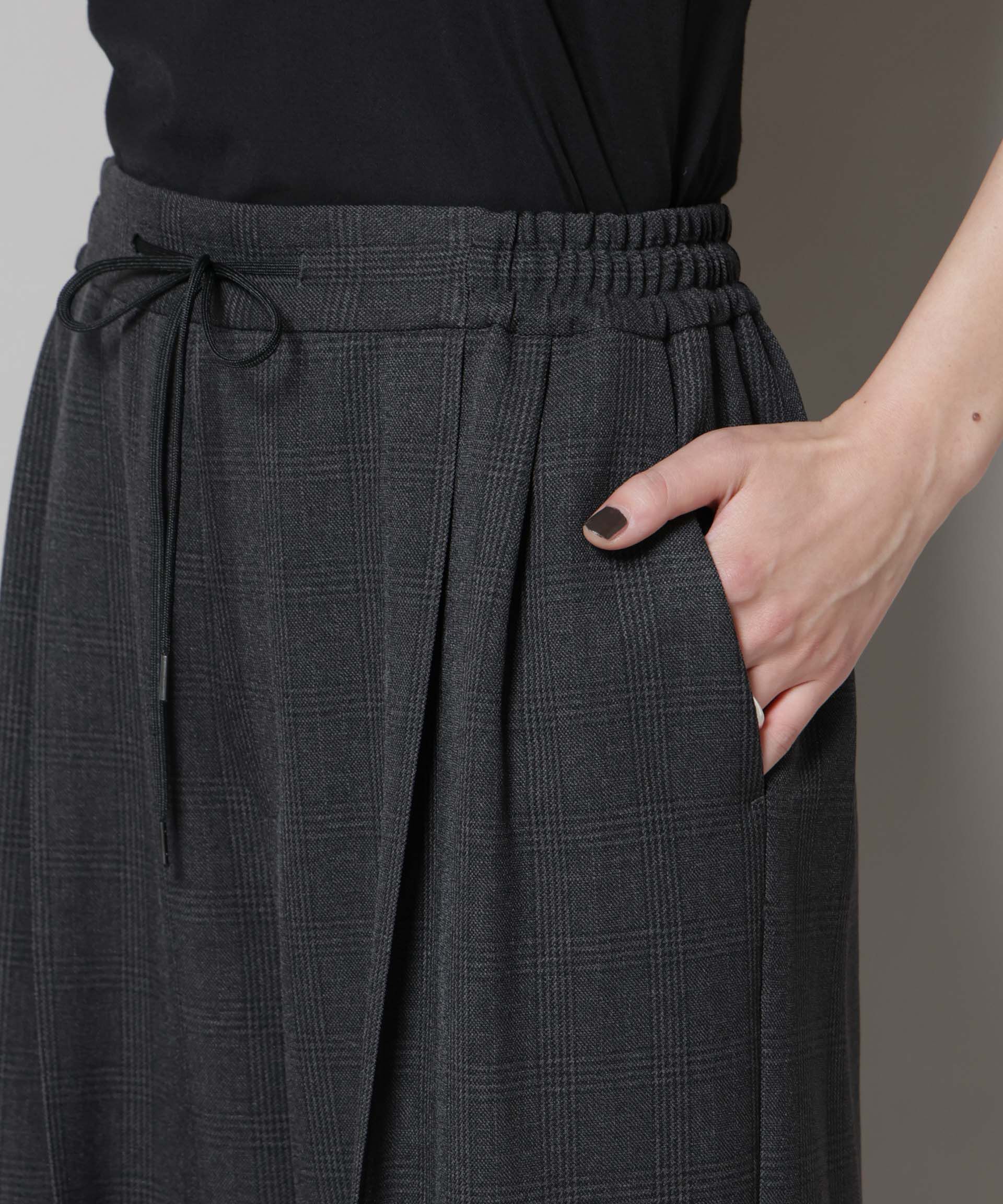 nano･universe「ストレッチサージチェックピンタックイージーワイドパンツ(セットアップ可)」|チノ|