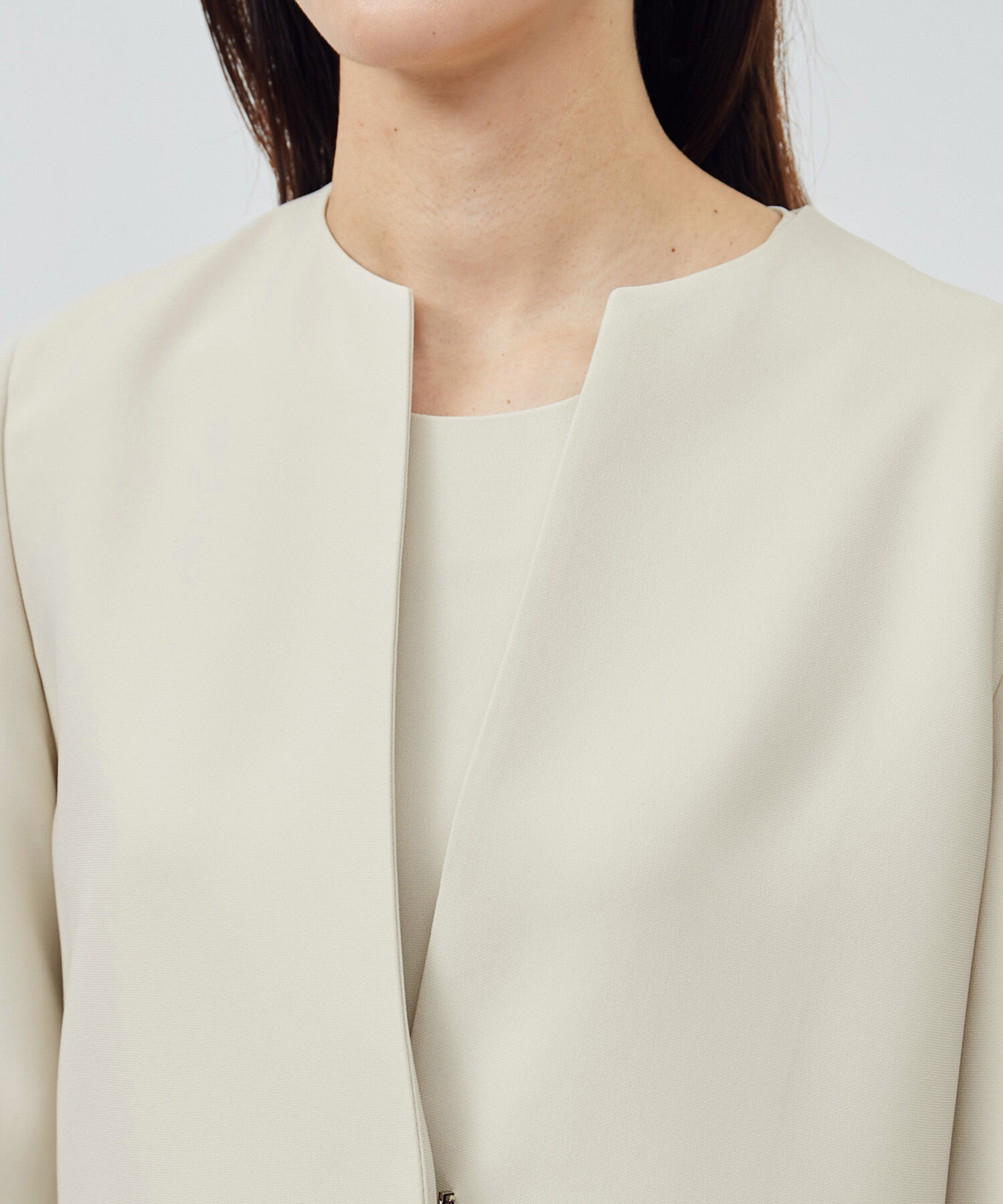 ROPE「トリアセテートダブルクロス クルーネックジャケット【セレモニー/通勤対応】【洗える】」|ノーカラージャケット|